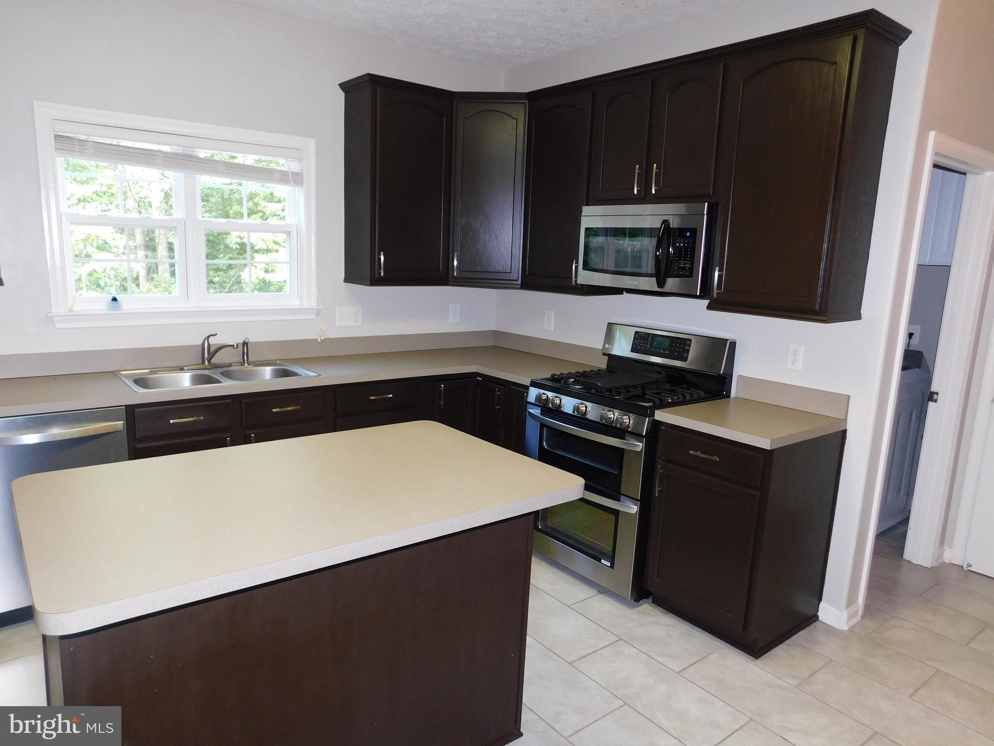 CROWN GRANT - Residential Lease