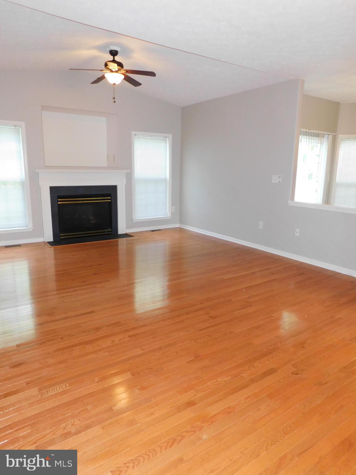 CROWN GRANT - Residential Lease