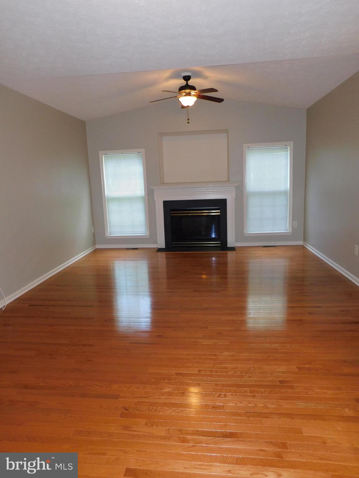 CROWN GRANT - Residential Lease