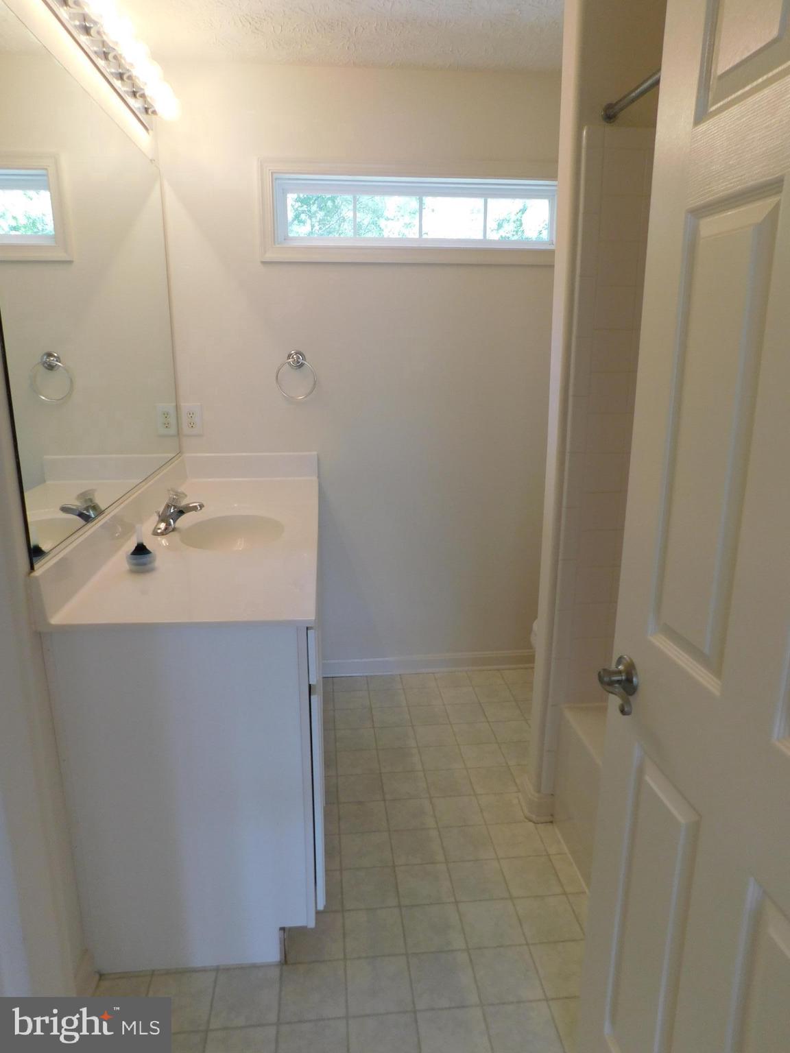 CROWN GRANT - Residential Lease