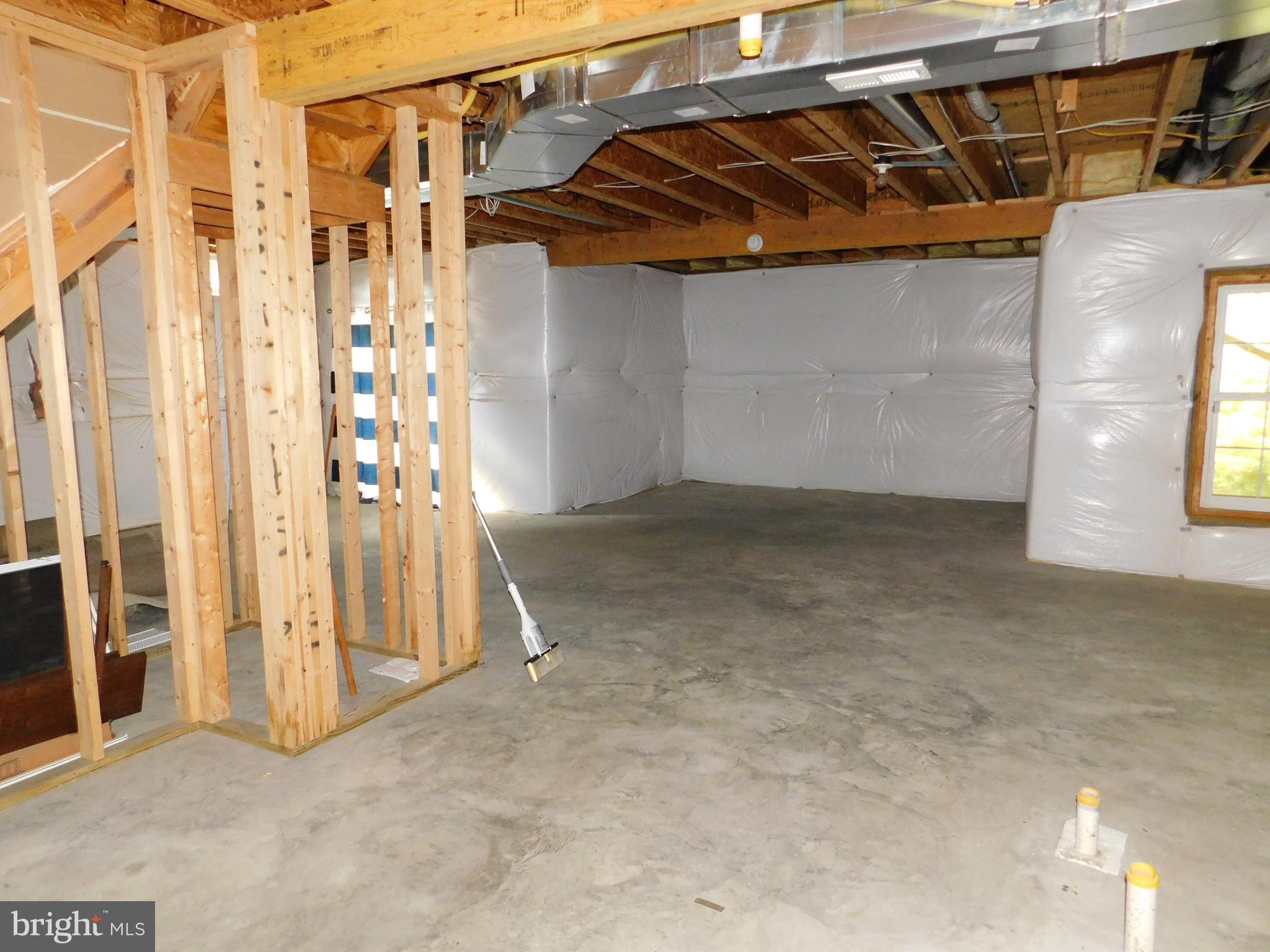 CROWN GRANT - Residential Lease