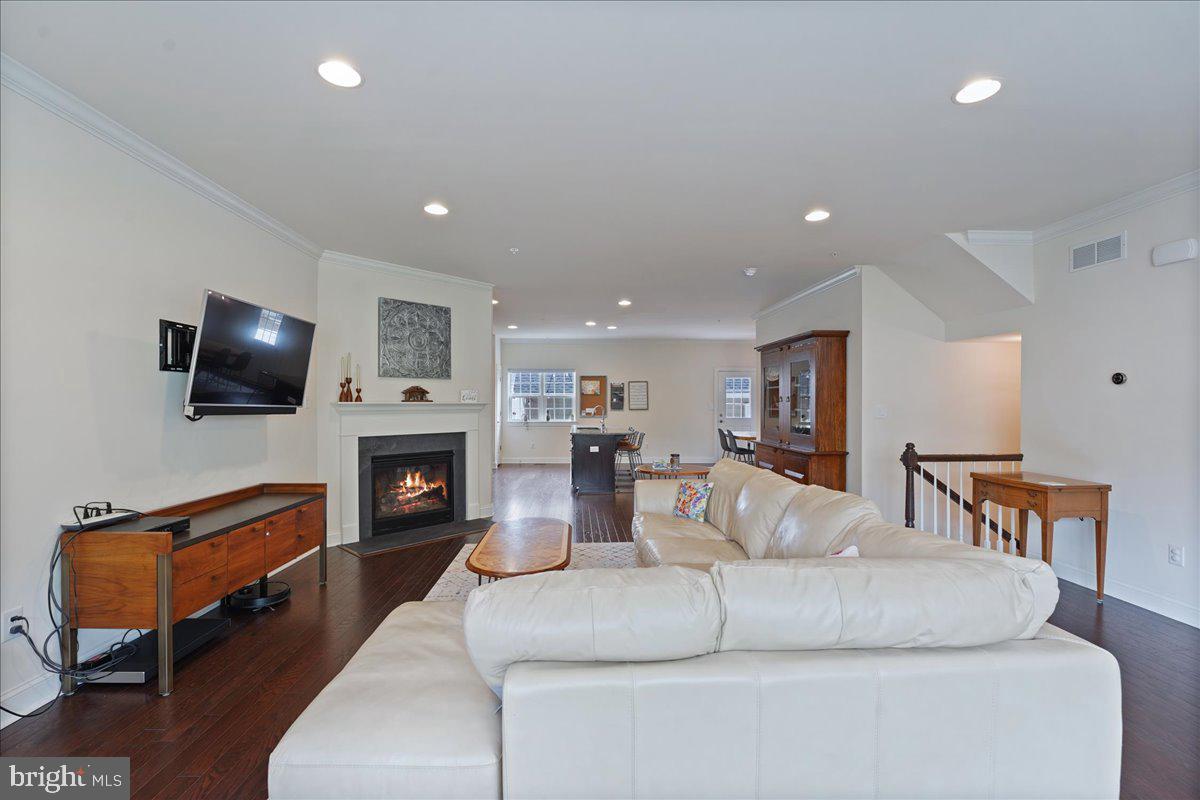 THE RES AT ROSE TREE - Residential