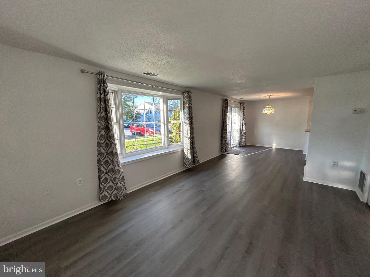 MOUNTAIN VIEW - Residential