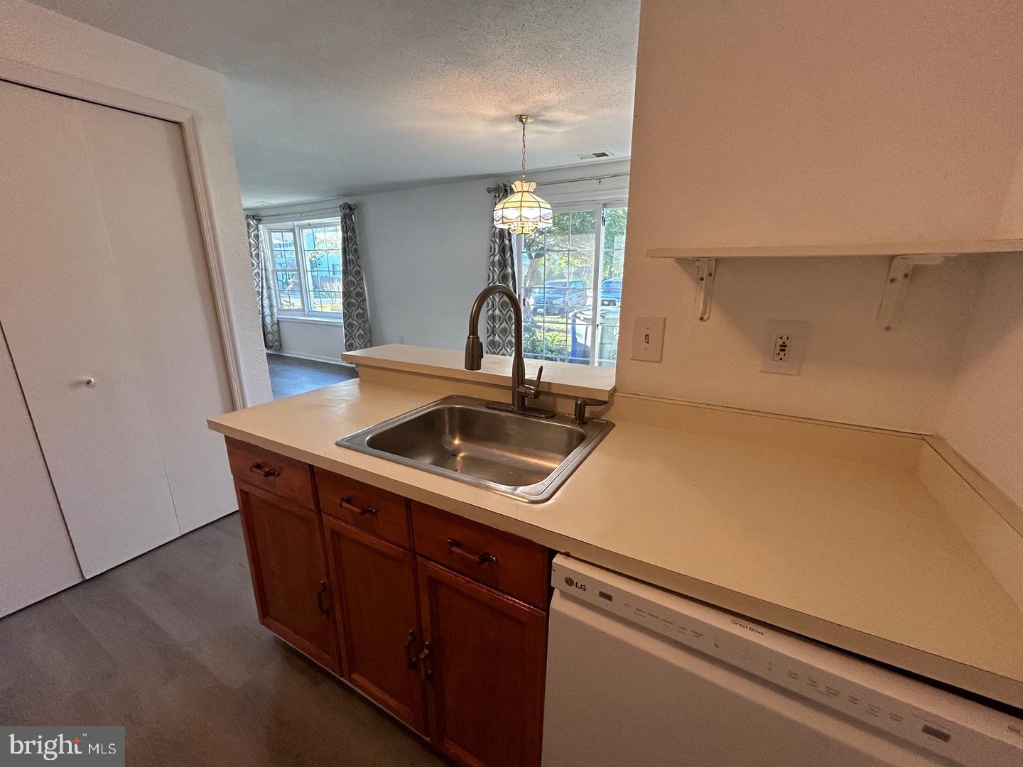 MOUNTAIN VIEW - Residential