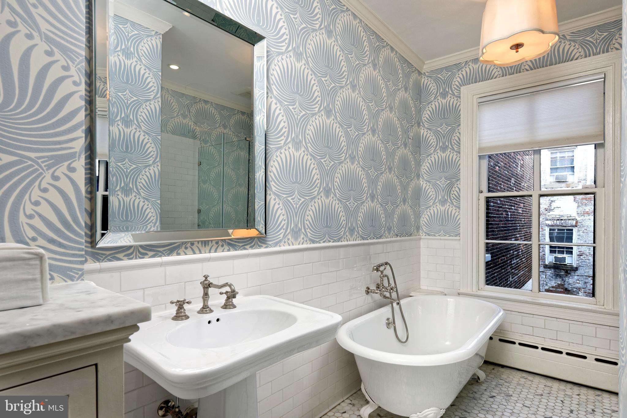 OLD TOWN ALEXANDRIA - Residential