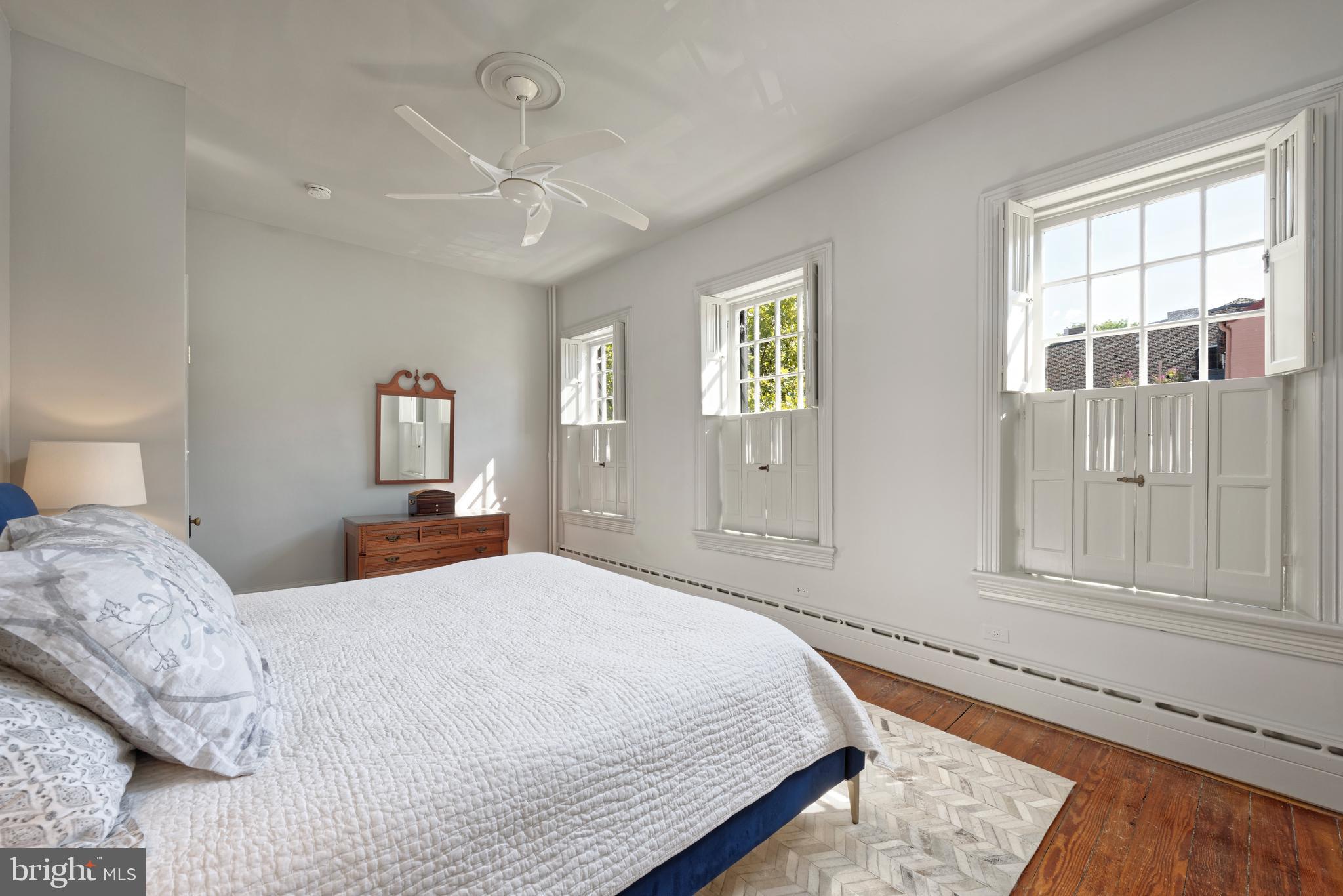 OLD TOWN ALEXANDRIA - Residential