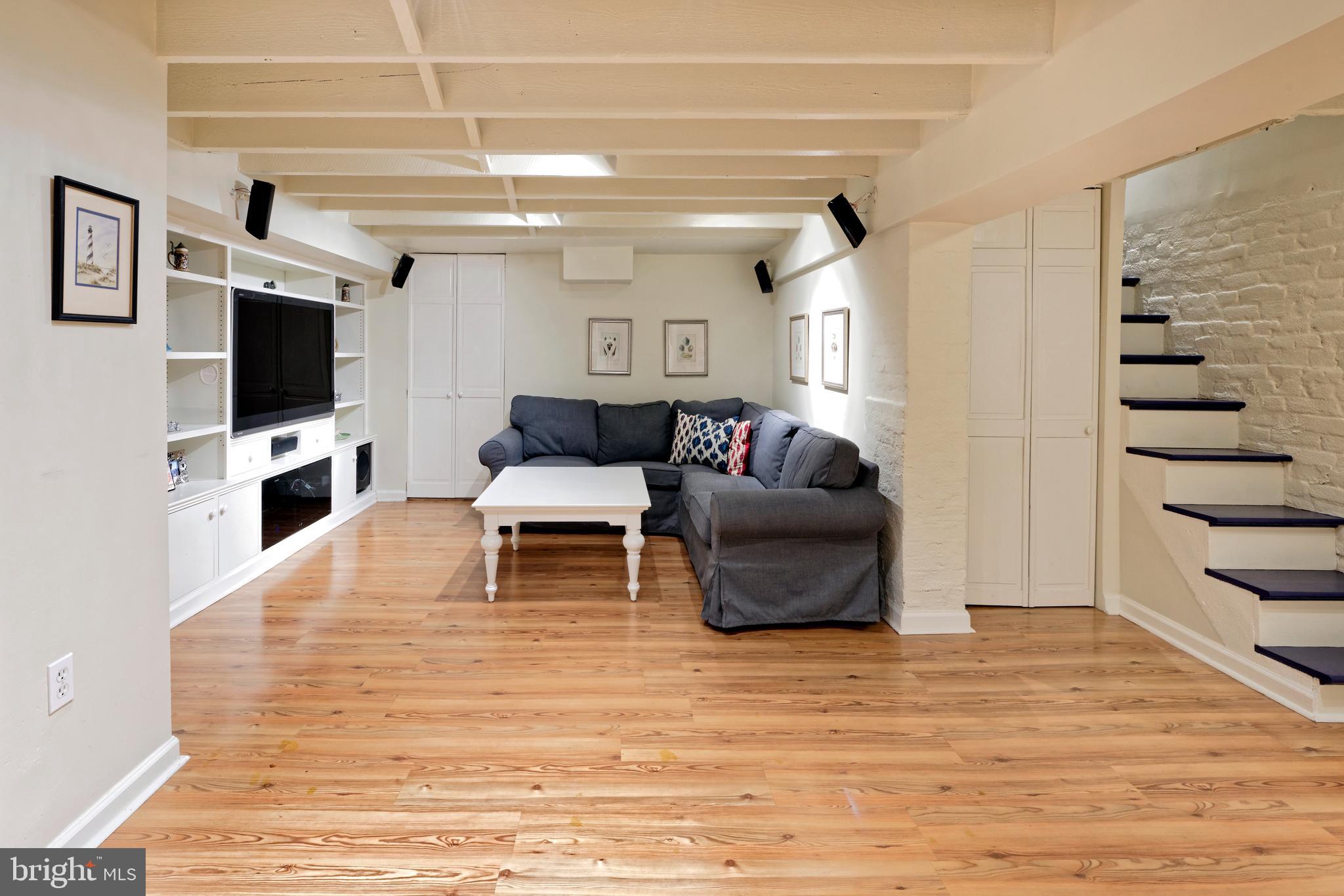 OLD TOWN ALEXANDRIA - Residential