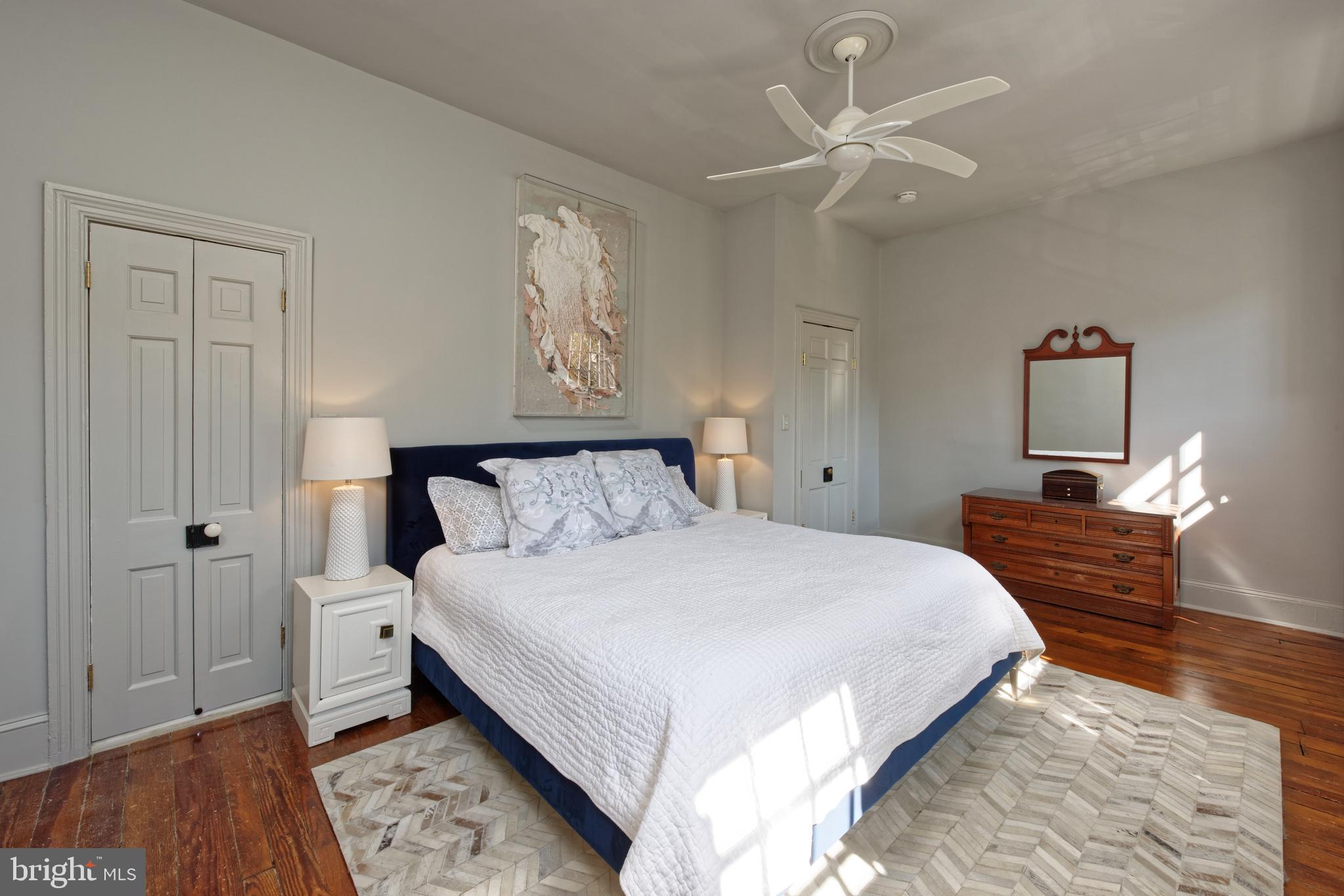 OLD TOWN ALEXANDRIA - Residential