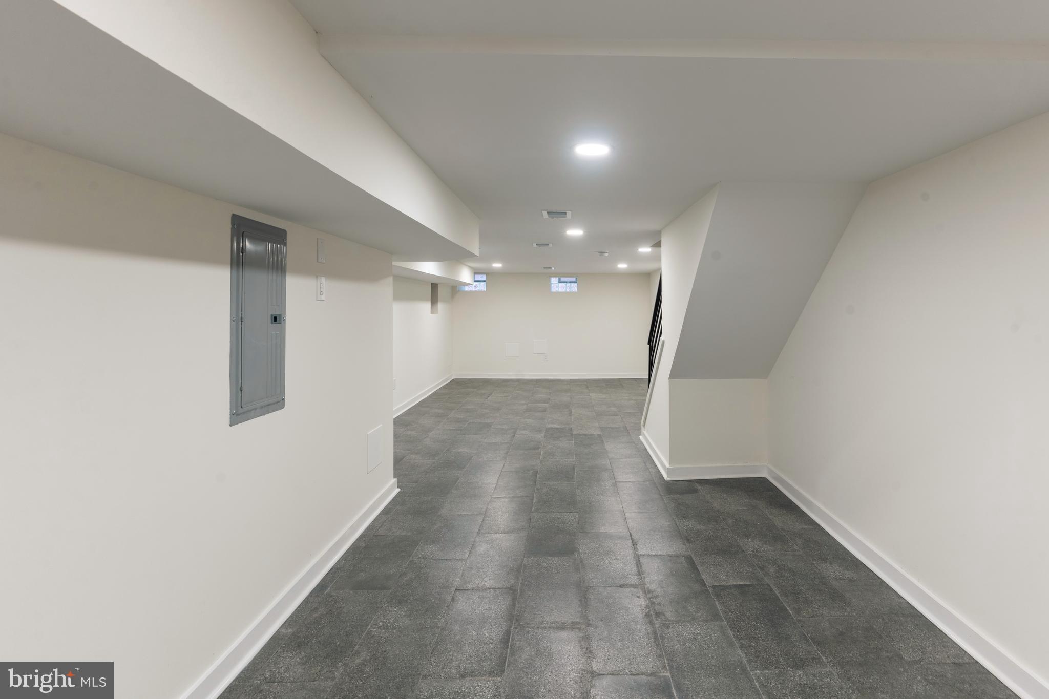 KENSINGTON - Residential