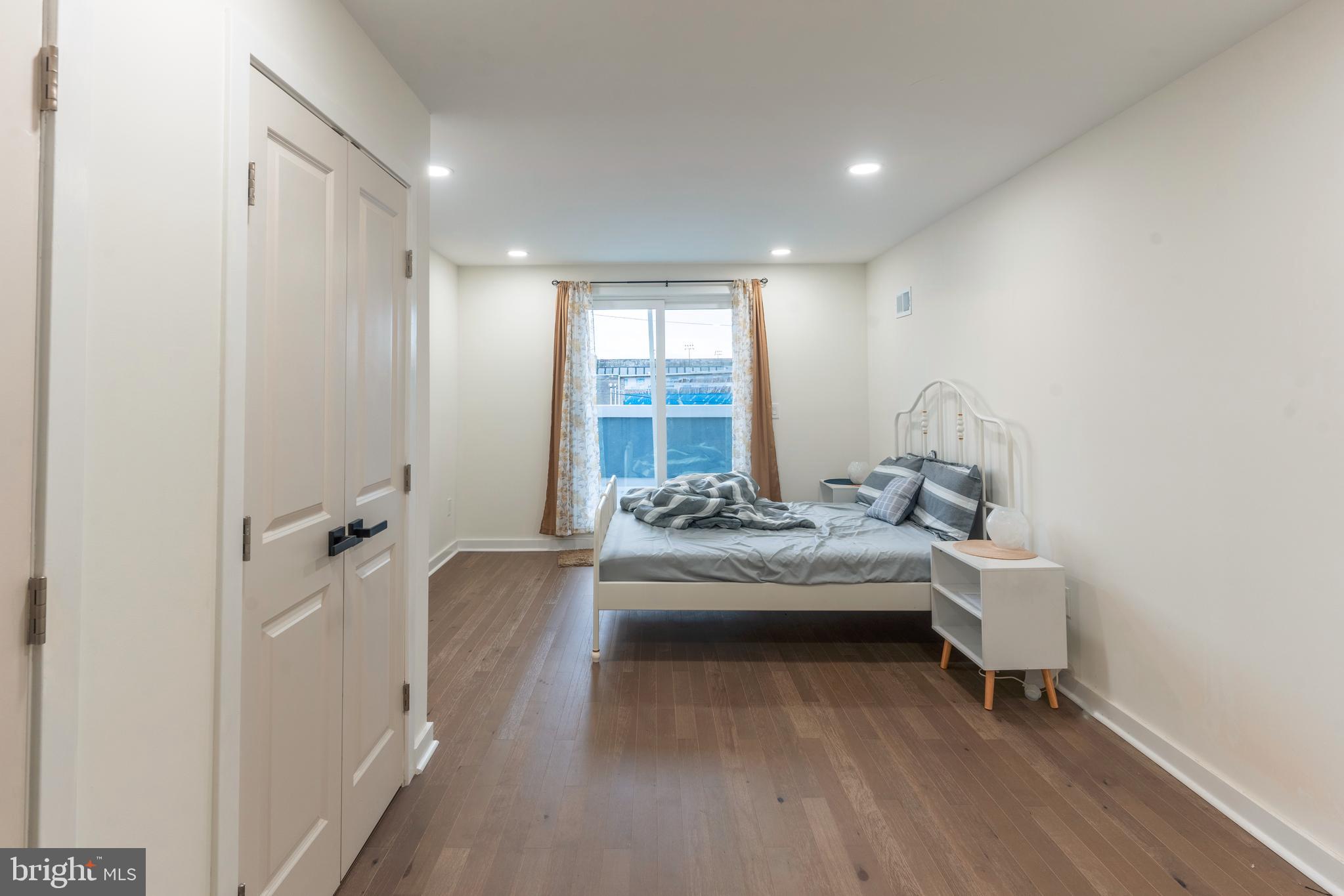 KENSINGTON - Residential