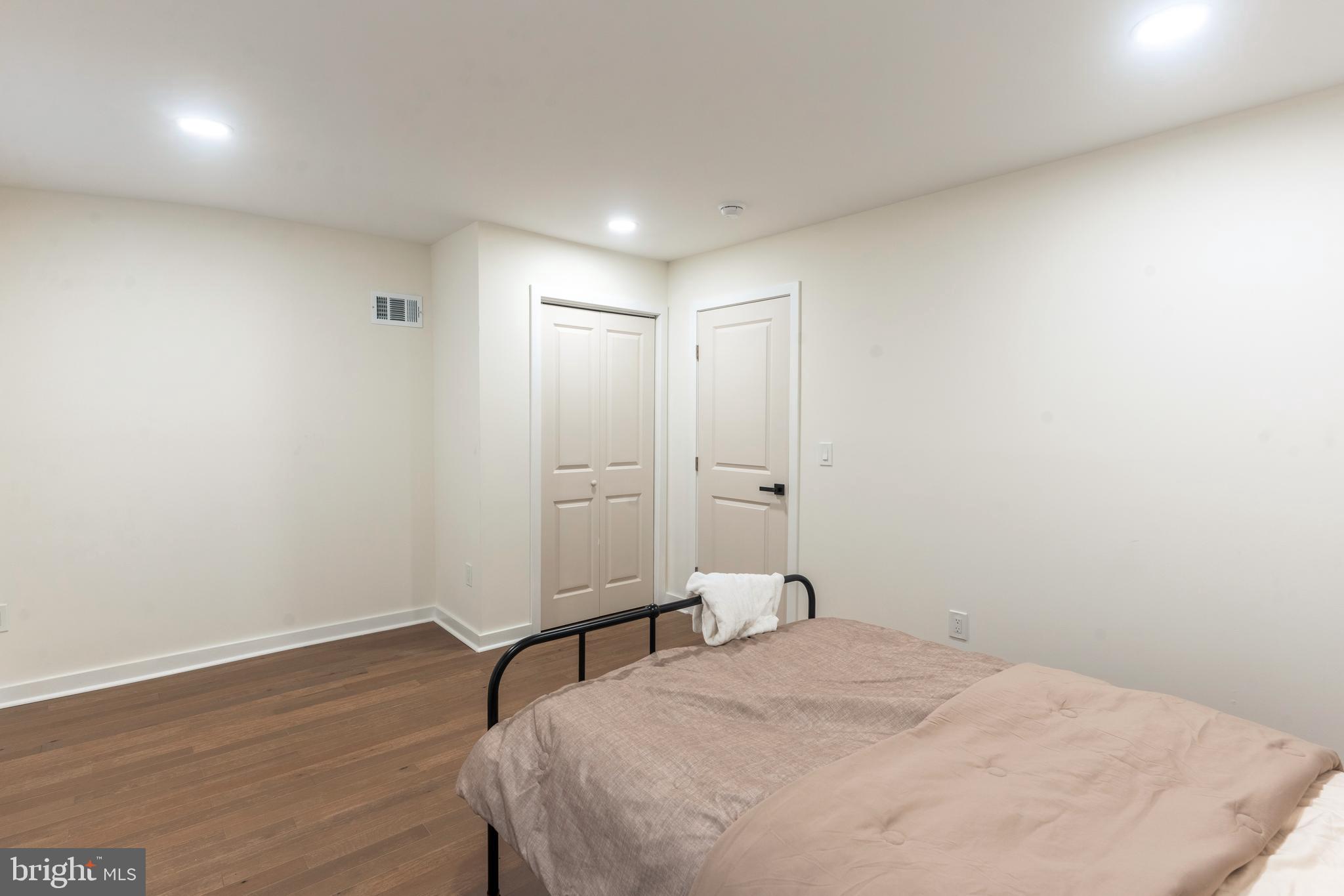 KENSINGTON - Residential