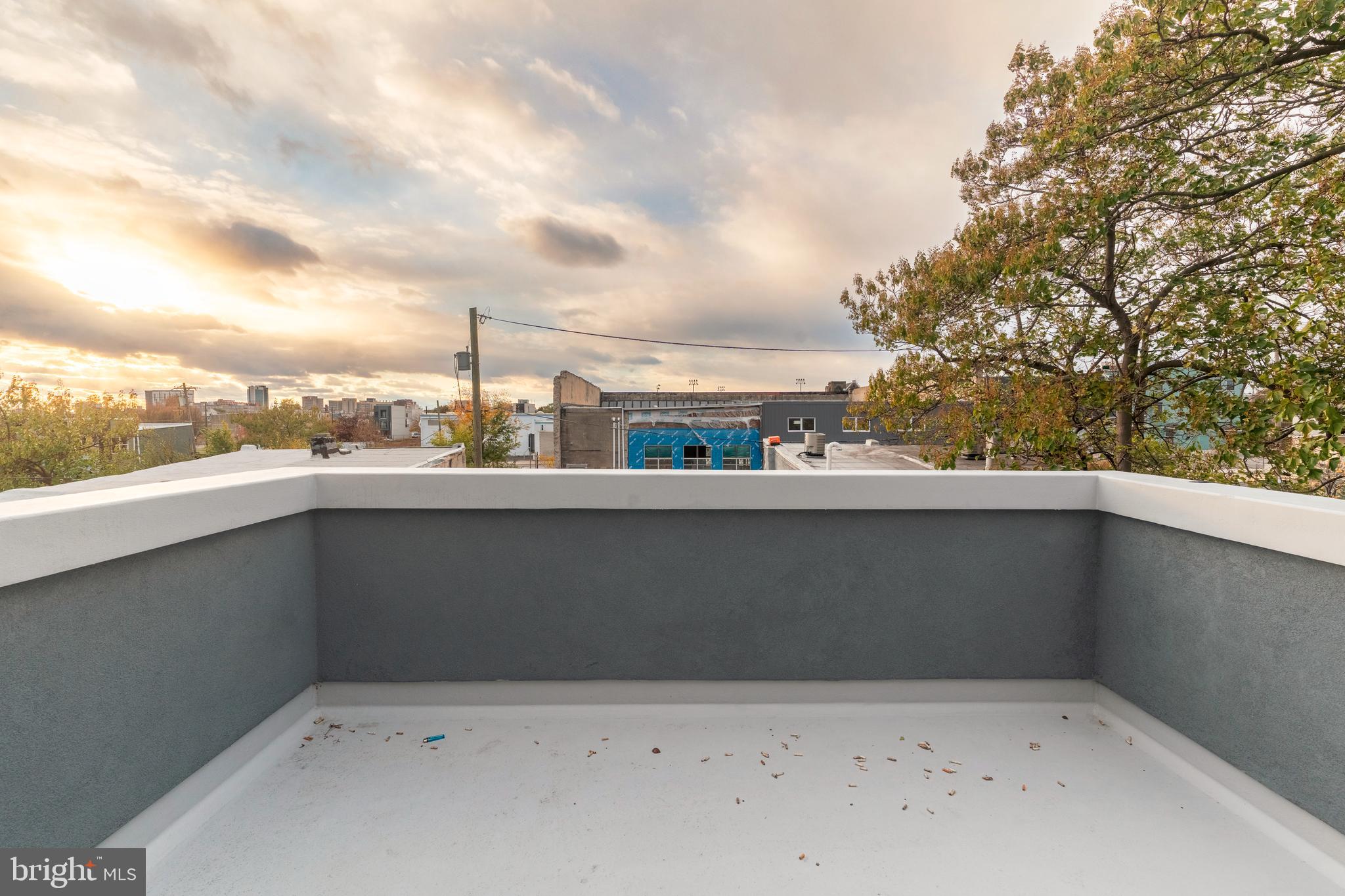 KENSINGTON - Residential