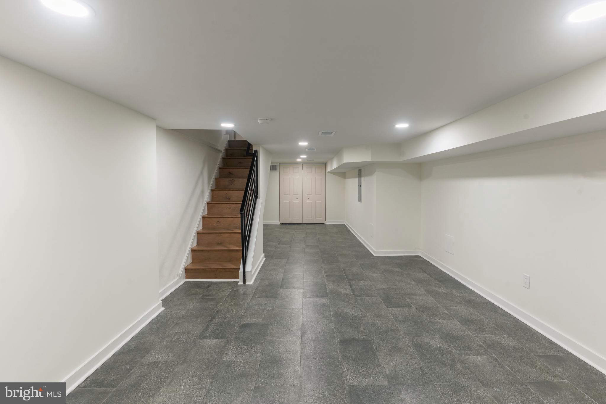 KENSINGTON - Residential