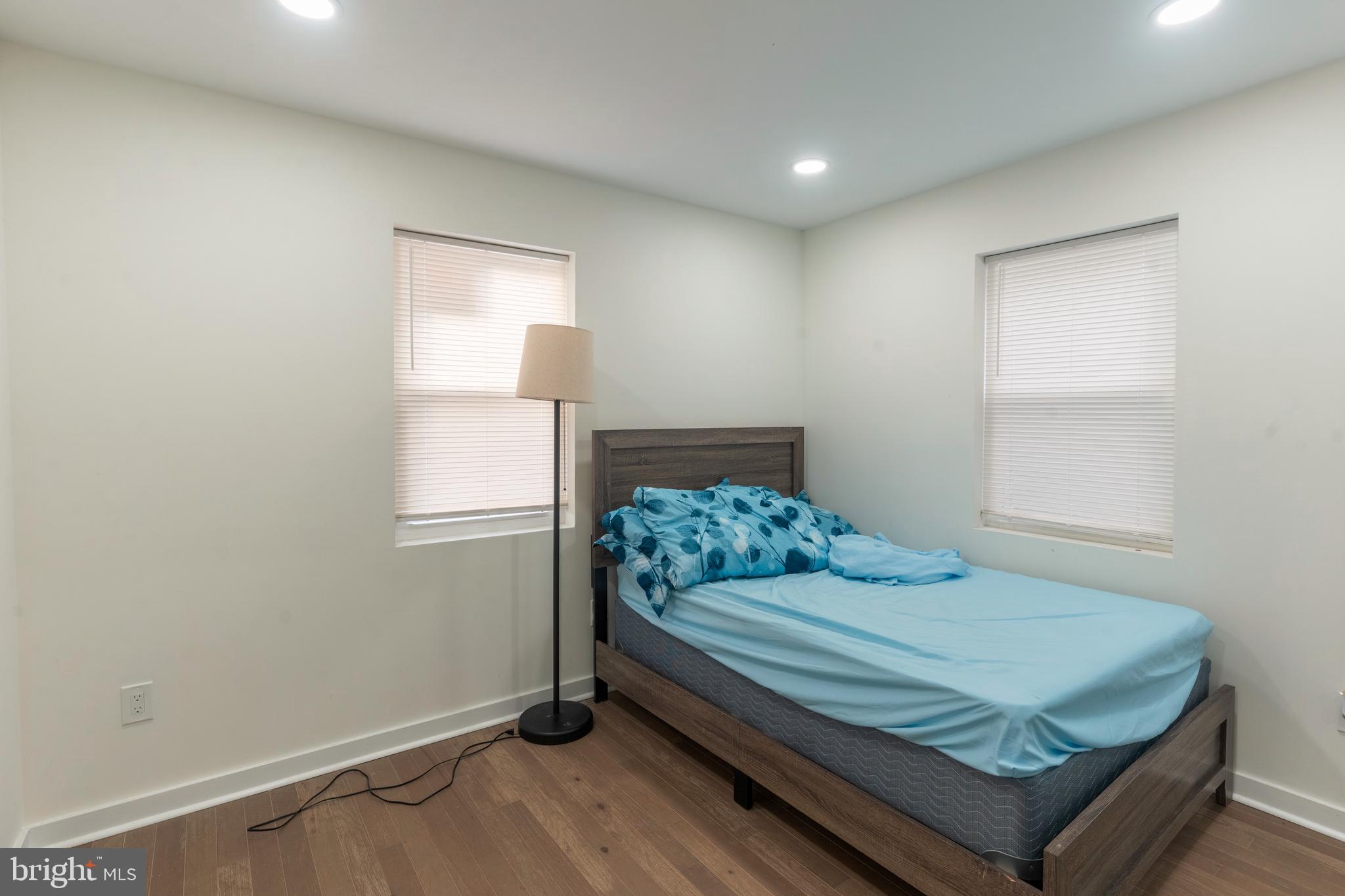 KENSINGTON - Residential