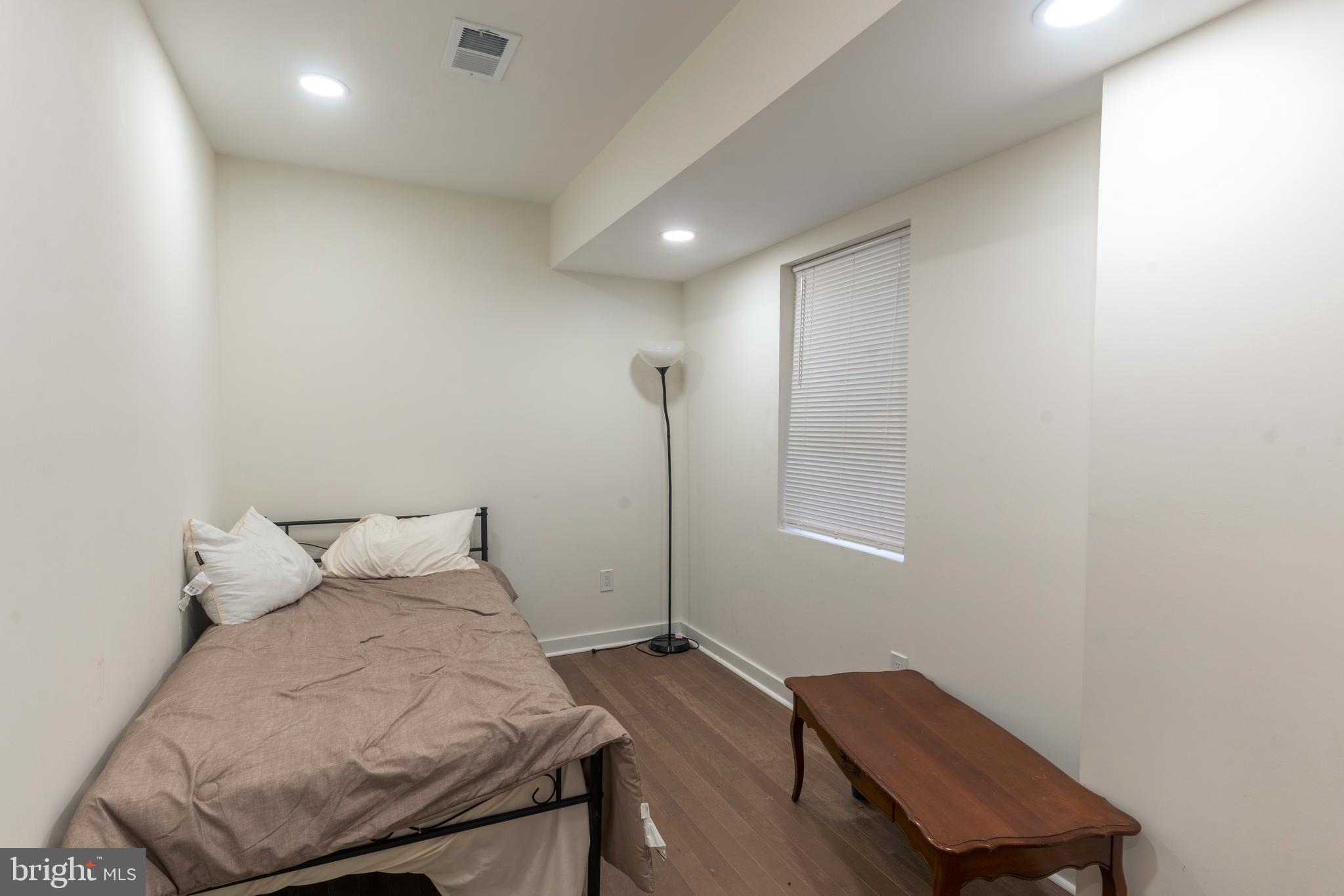 KENSINGTON - Residential