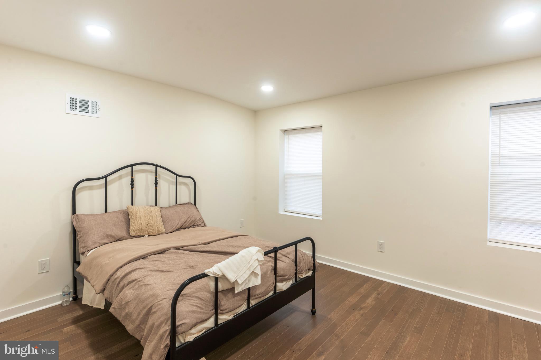 KENSINGTON - Residential