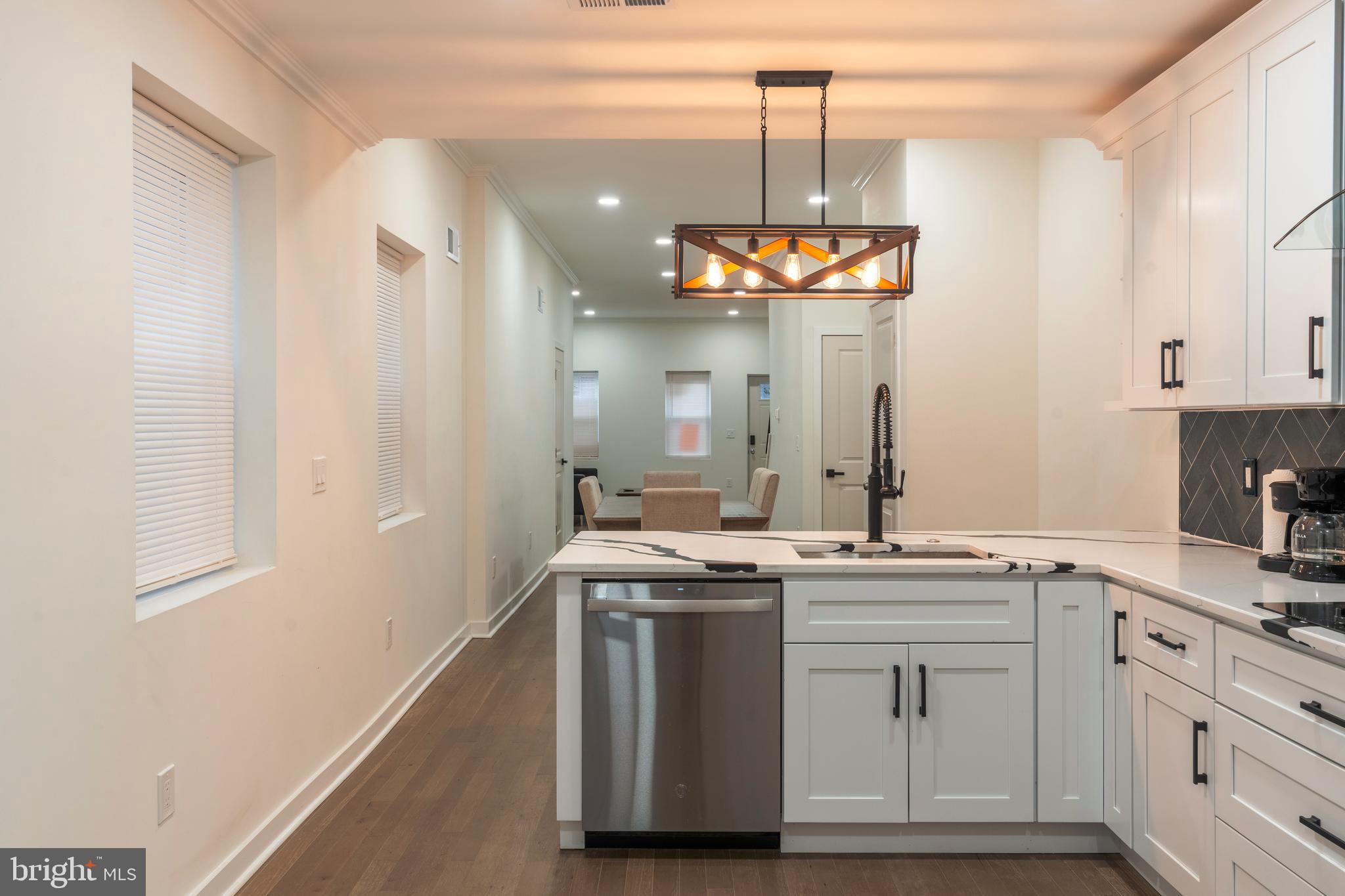 KENSINGTON - Residential