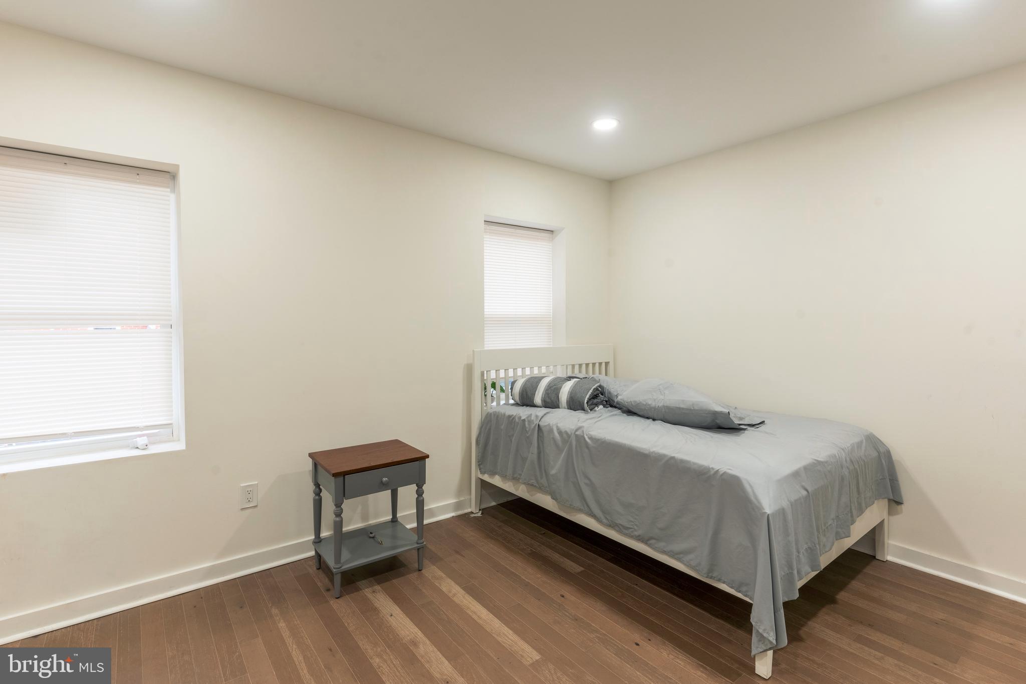 KENSINGTON - Residential