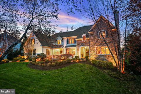 321 EXETER ROAD DEVON PA 19333