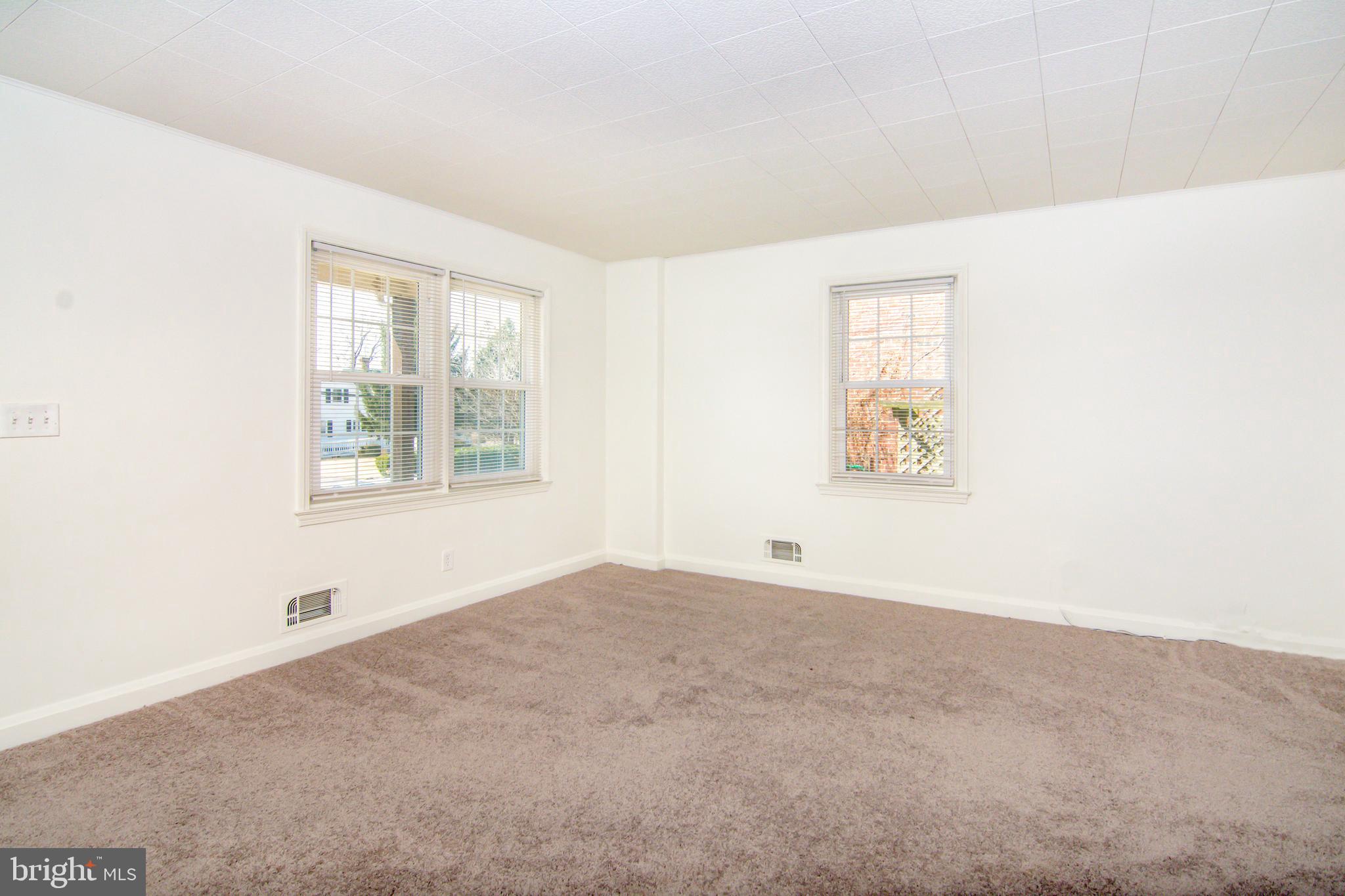 MIDDLE RIVER - Residential Lease