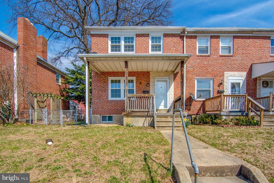 END OF GROUP FEATURING FRESH PAINT, NEW CARPET, NEW CABINETS, NEWER APPLIANCES,GRANITE COUNTERS, BACK PORCH, FENCED YARD, PULL DOWN ATTIC STAIRS,CLEAN DRY BASEMENT. GAS HEAT AND CENTRAL A/C. AVAILABLE IMMEDIATELY. ALL VOUCHERS,SECTION 8 AND MBQ ARE WELCOME! NO PETS-NOEXCEPTIONS. MINIMUM ONE YEAR LEASE.PLEASE SEE VIEW DOCUMENTS. APPLICATION FEE IS $50 EACH PERSON 18 AND OVER.