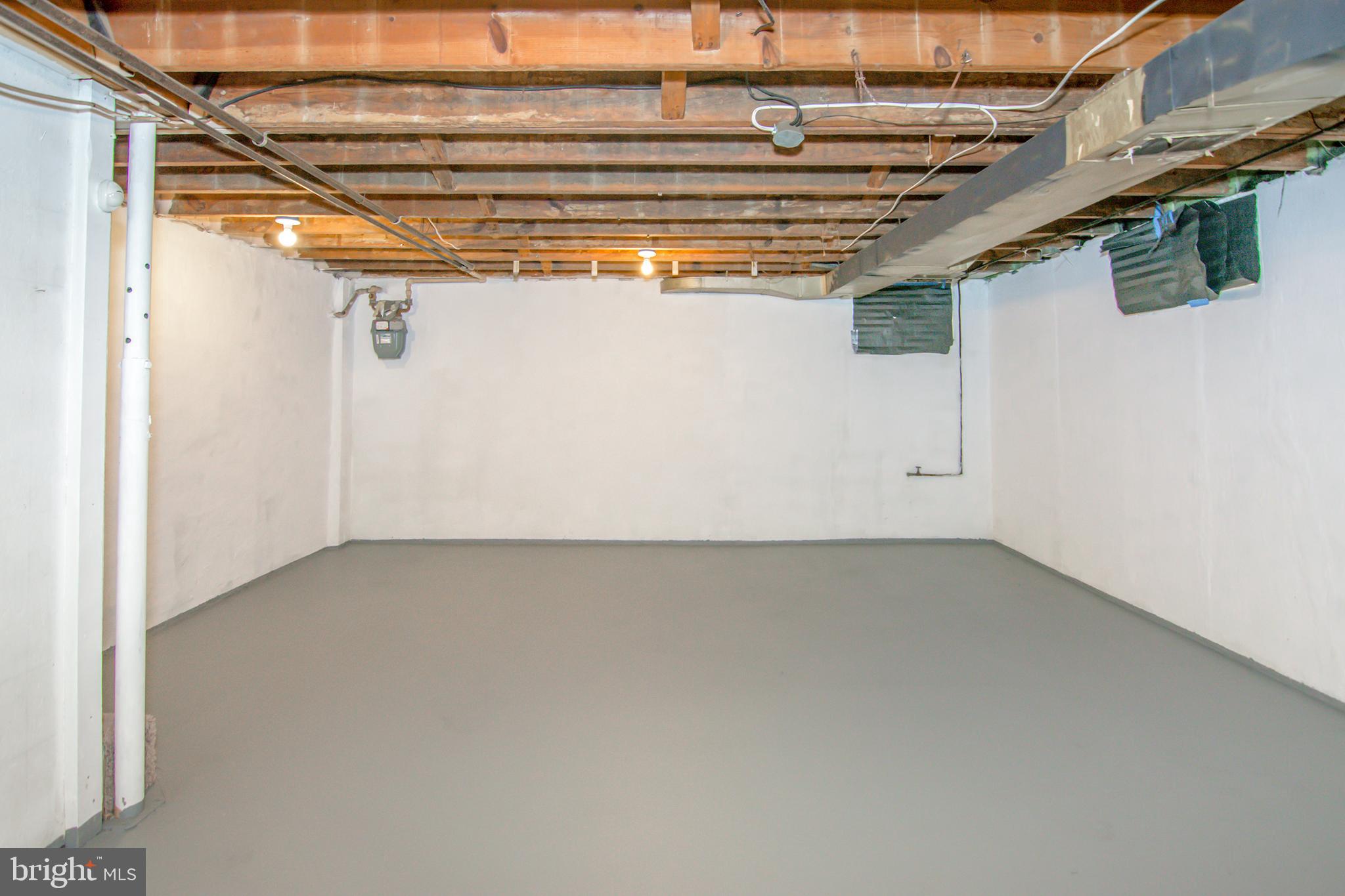 MIDDLE RIVER - Residential Lease