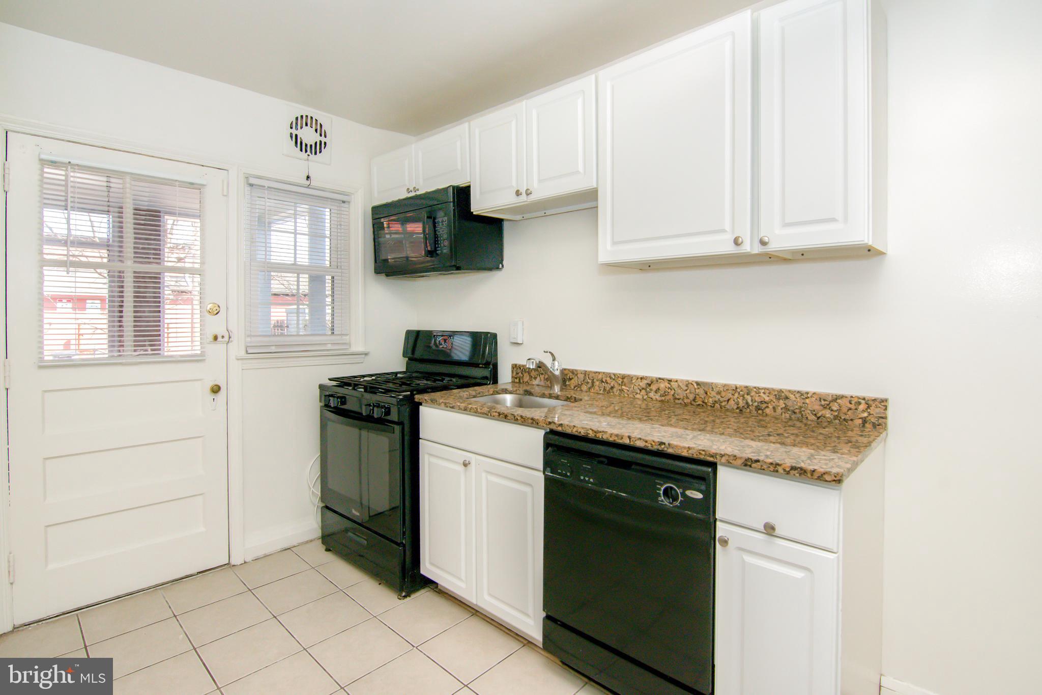 MIDDLE RIVER - Residential Lease