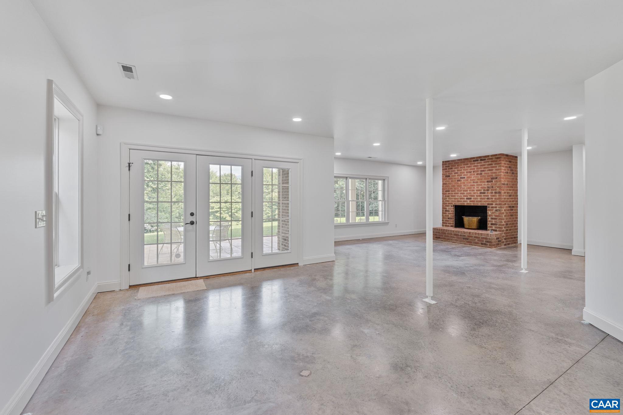 FOXCHASE - Residential