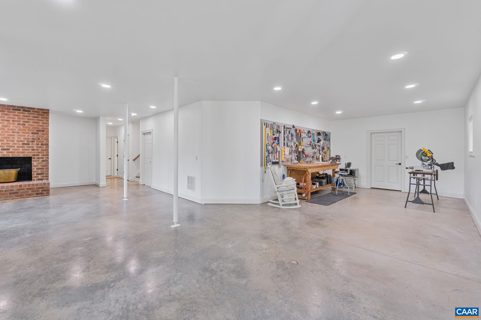 FOXCHASE - Residential