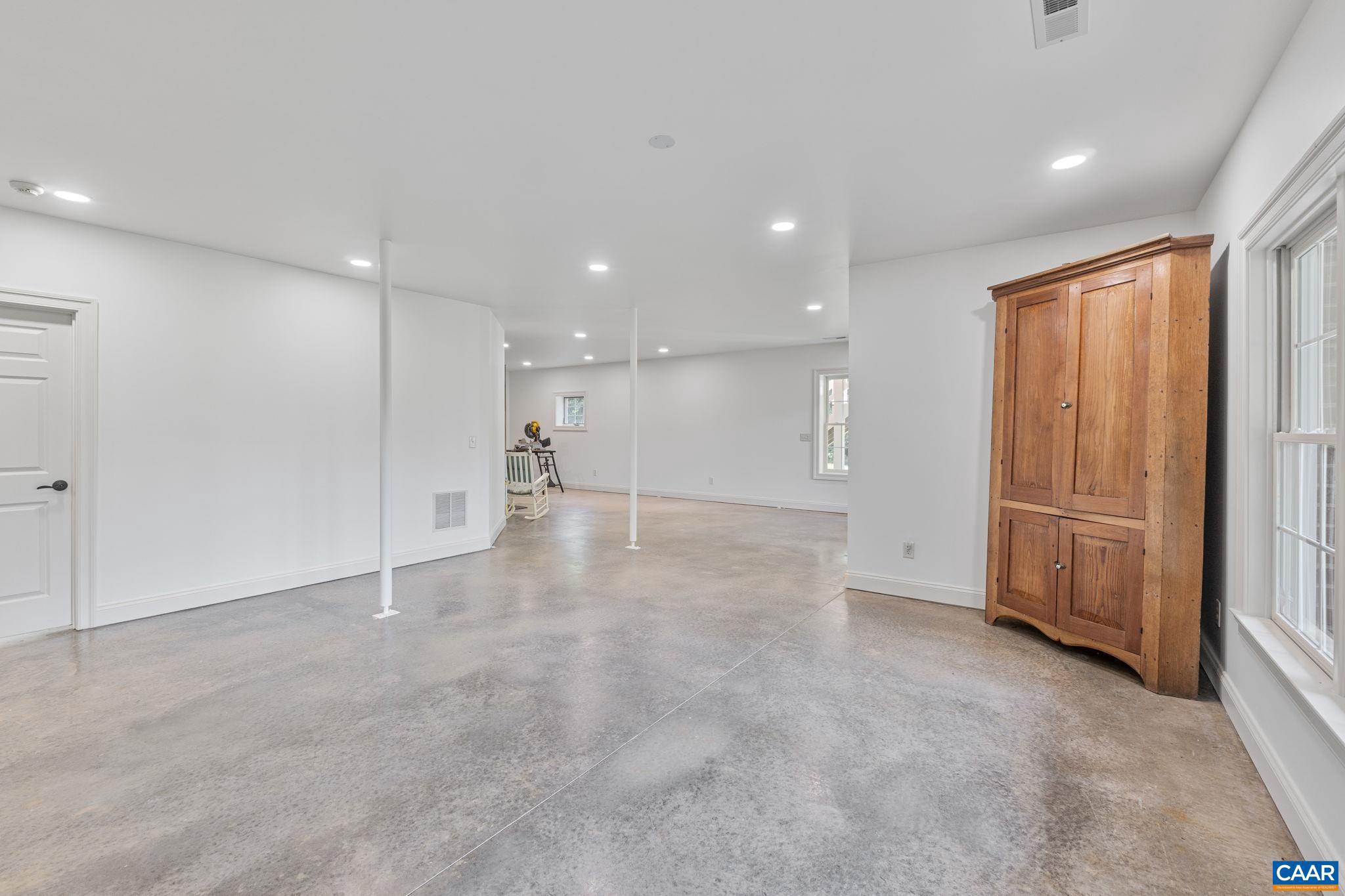 FOXCHASE - Residential