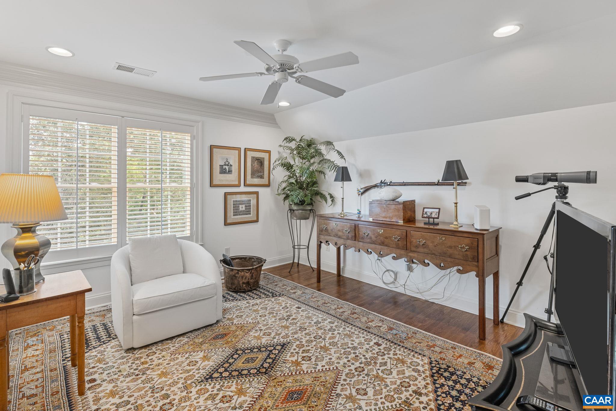 FOXCHASE - Residential