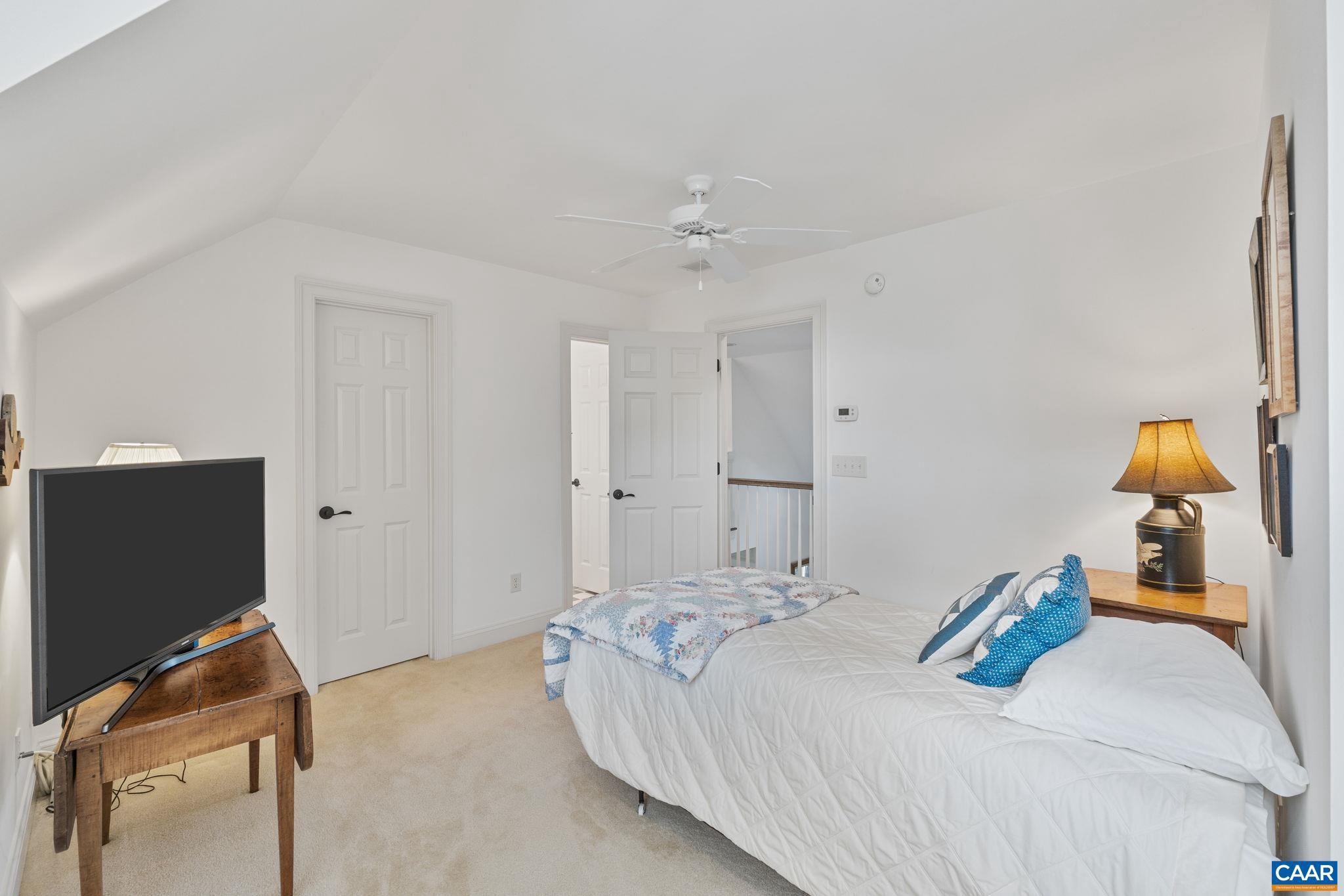 FOXCHASE - Residential