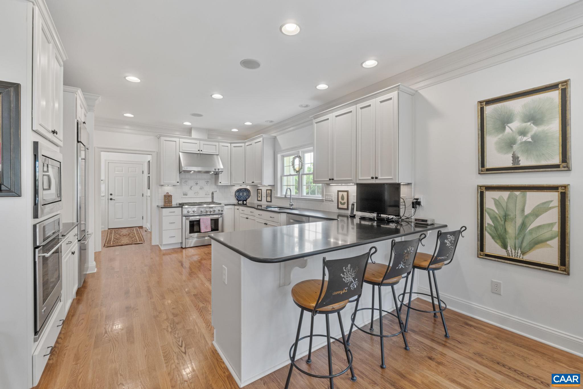 FOXCHASE - Residential