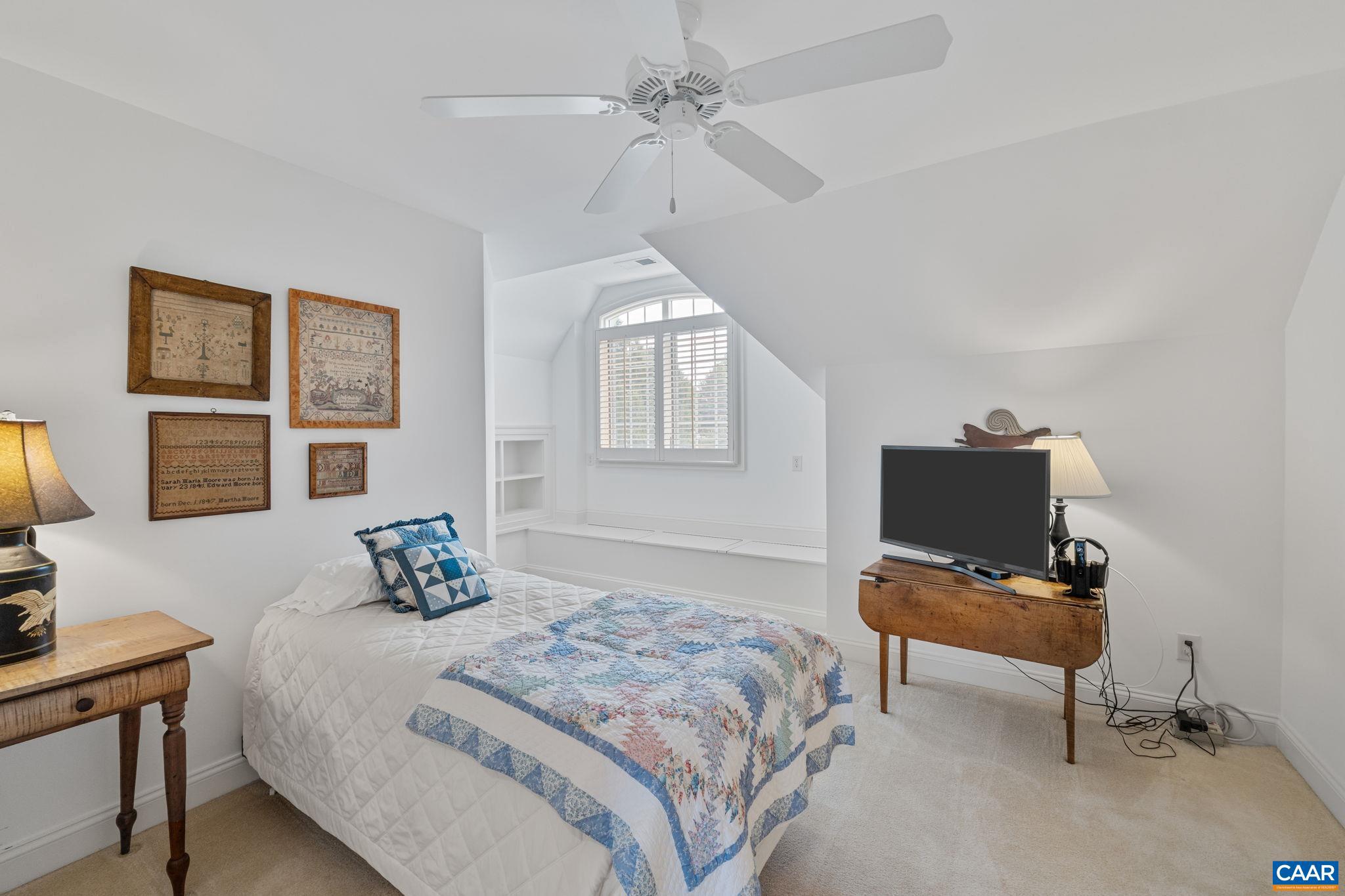 FOXCHASE - Residential