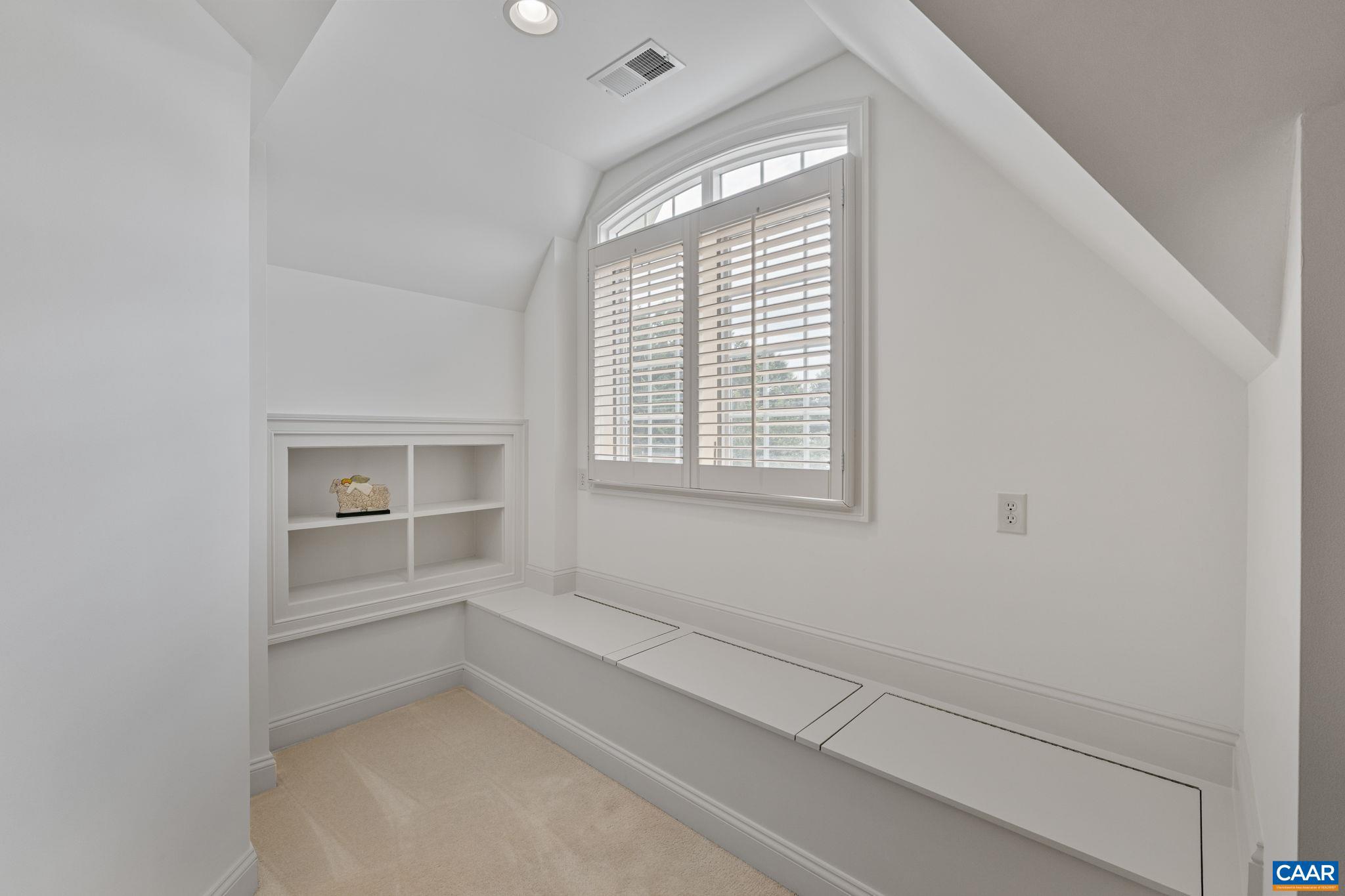 FOXCHASE - Residential