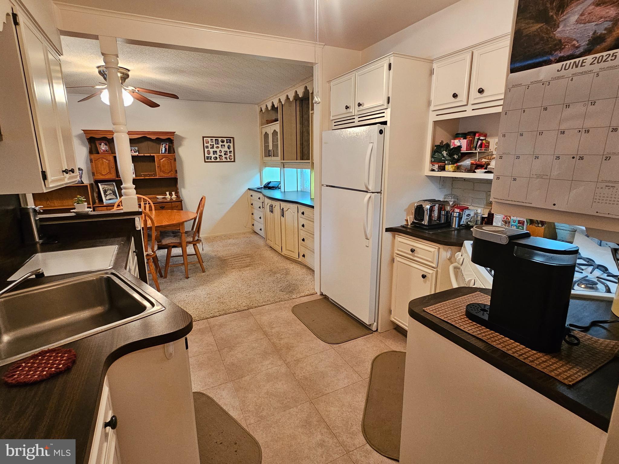 1801 CAMBRIDGE AVENUE A-22
