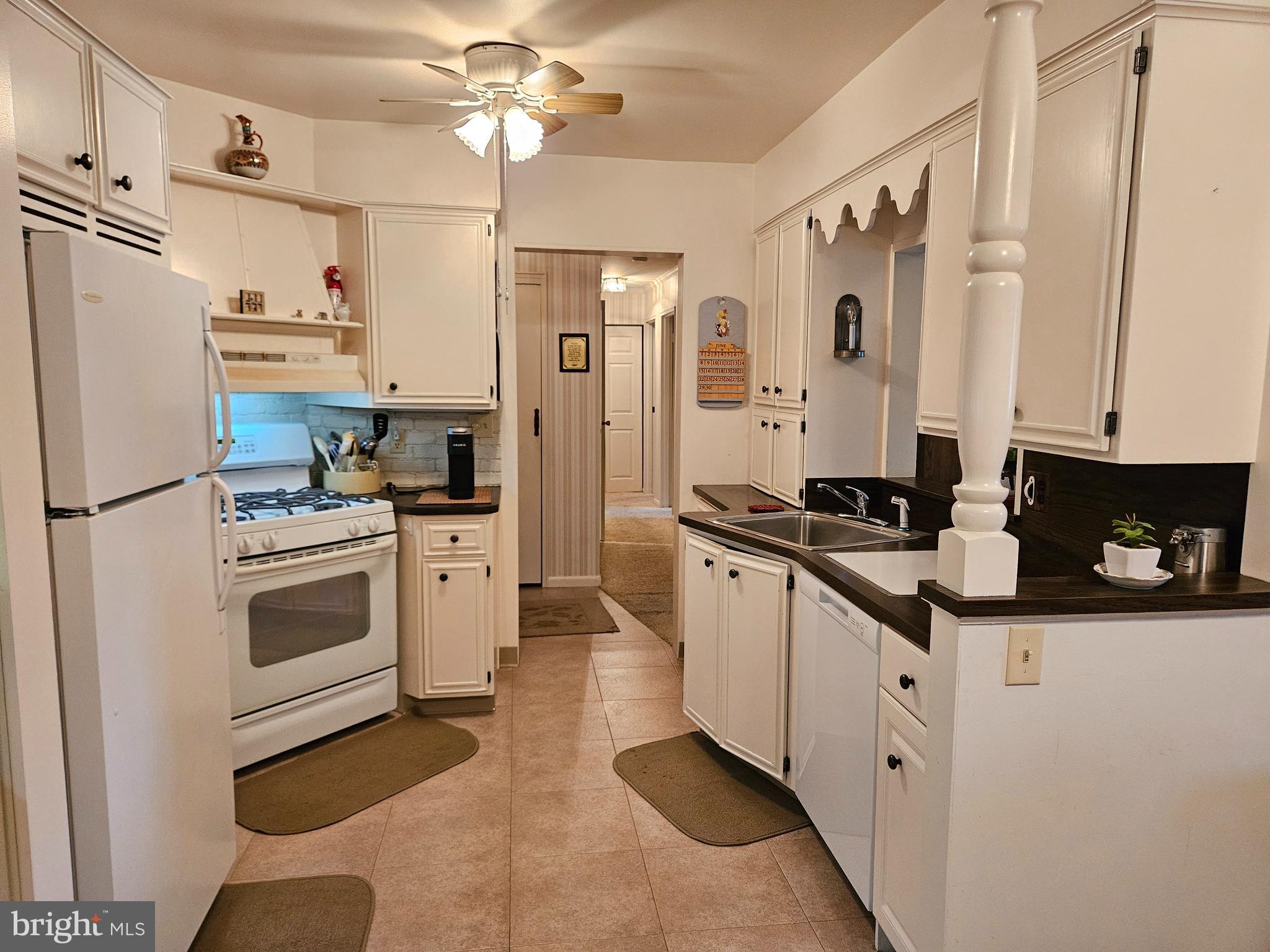 1801 CAMBRIDGE AVENUE A-22
