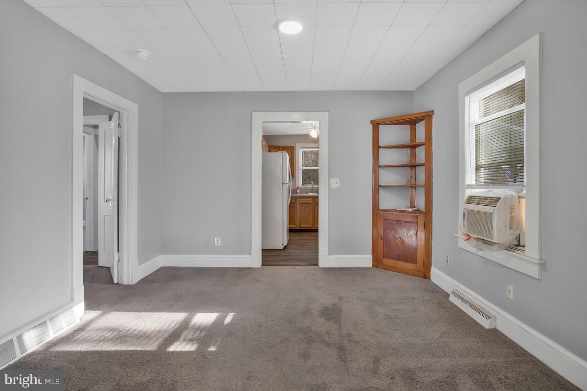 CRYSTAL BROOKE MANOR - Residential Lease