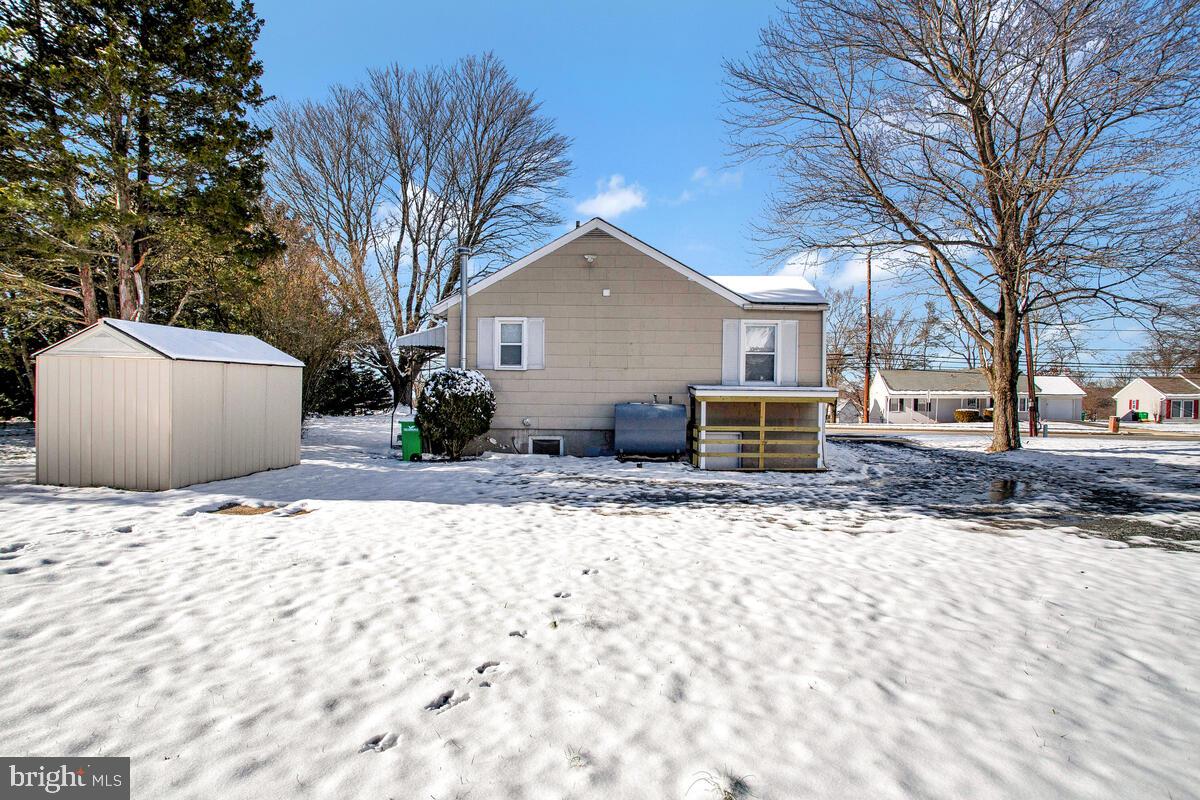 CRYSTAL BROOKE MANOR - Residential Lease