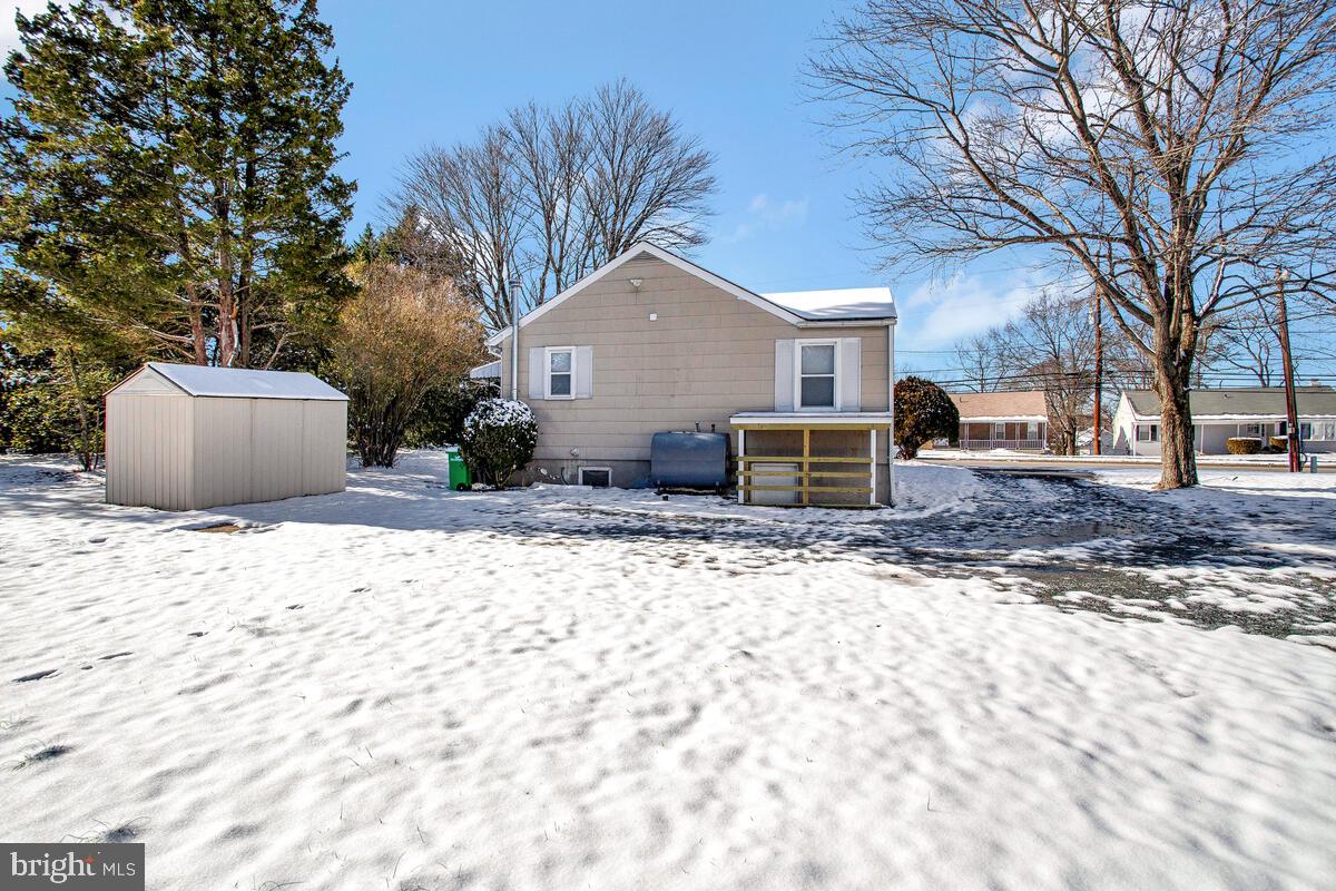 CRYSTAL BROOKE MANOR - Residential Lease