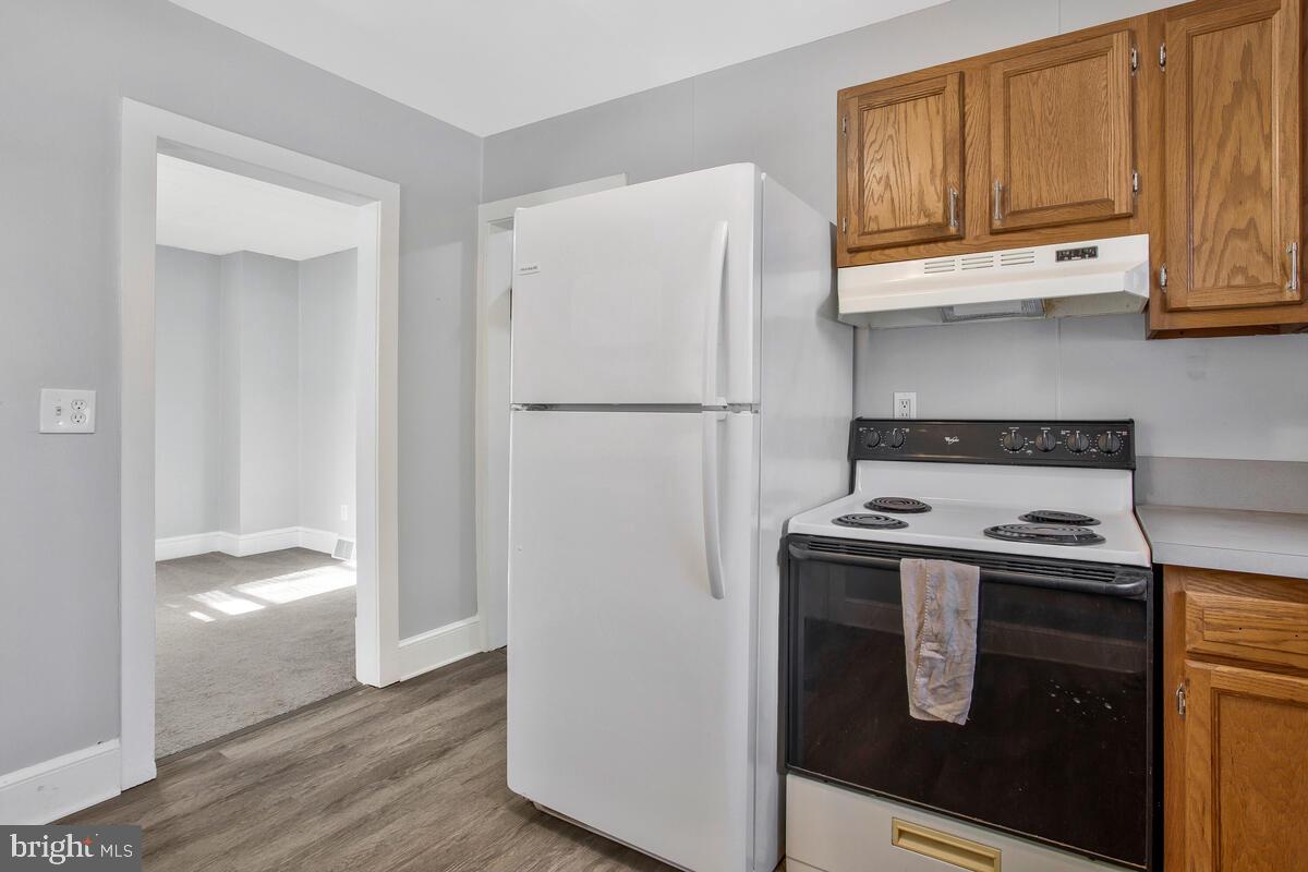 CRYSTAL BROOKE MANOR - Residential Lease