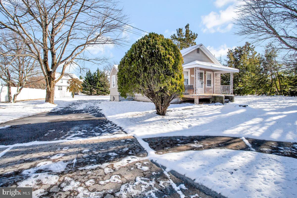 CRYSTAL BROOKE MANOR - Residential Lease