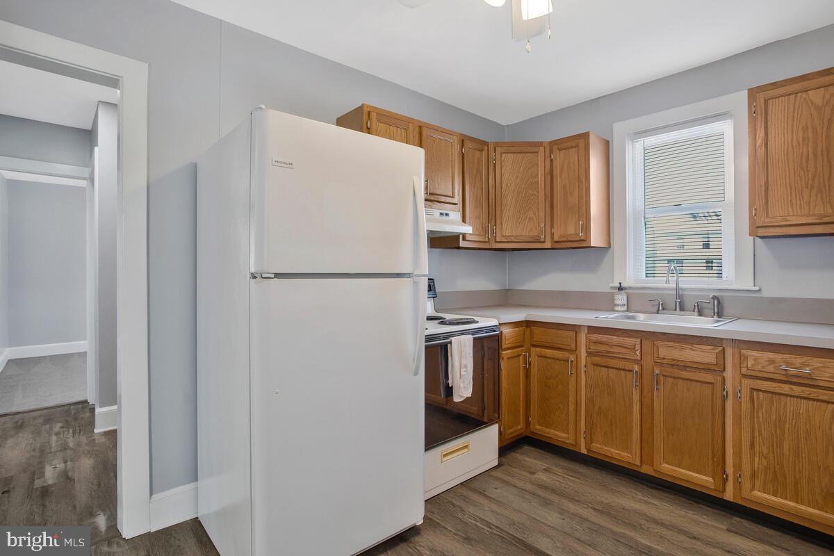 CRYSTAL BROOKE MANOR - Residential Lease