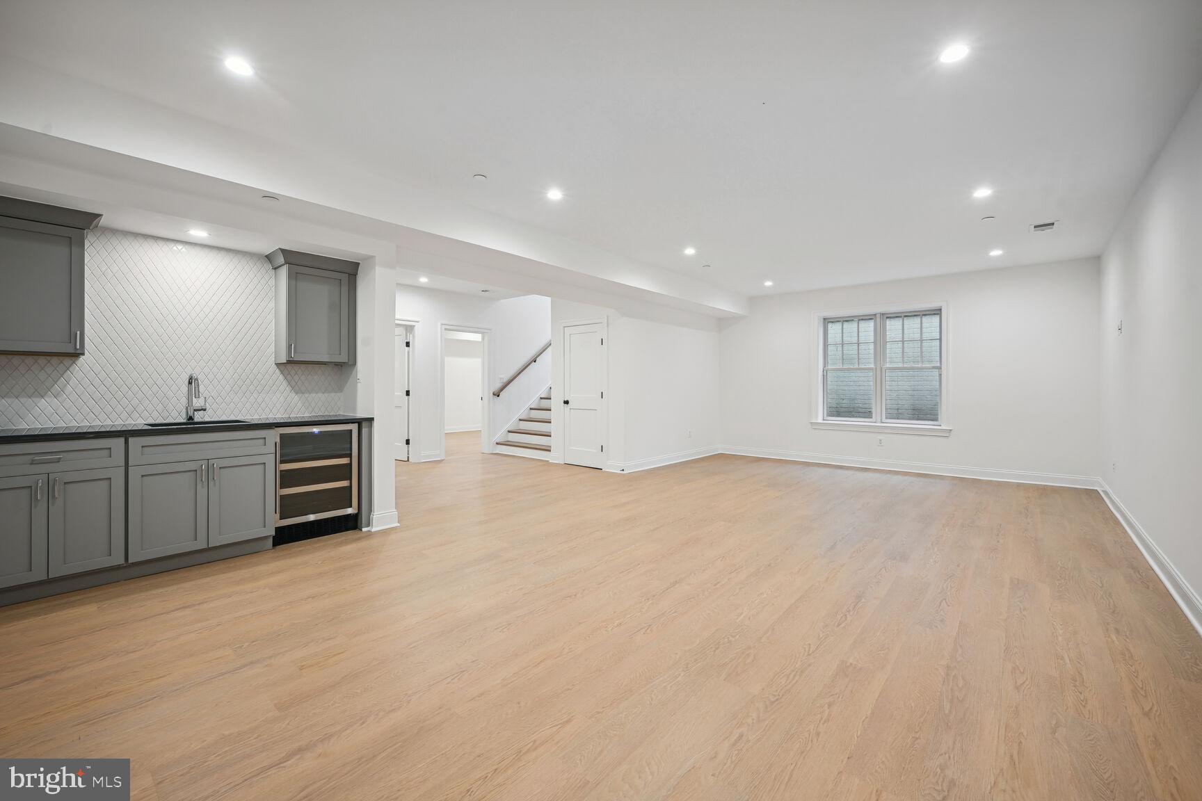 CHEVY CHASE MANOR - Residential