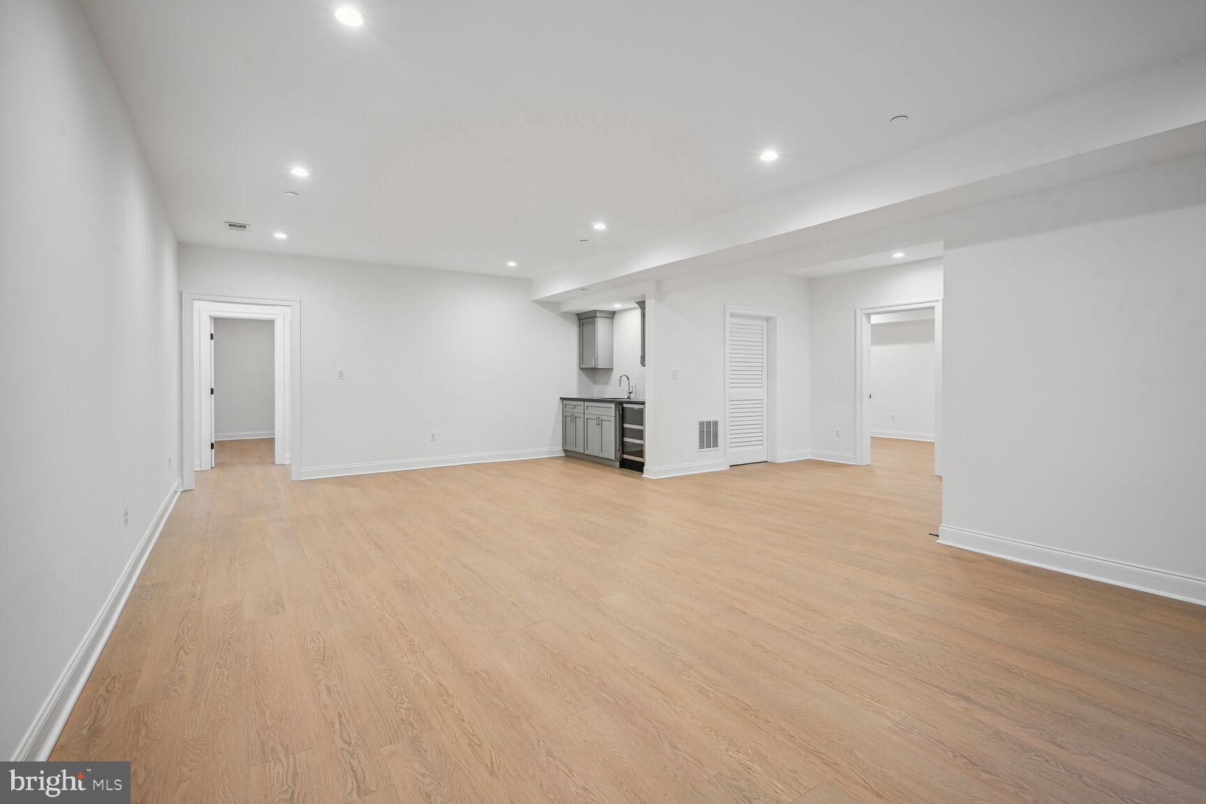 CHEVY CHASE MANOR - Residential