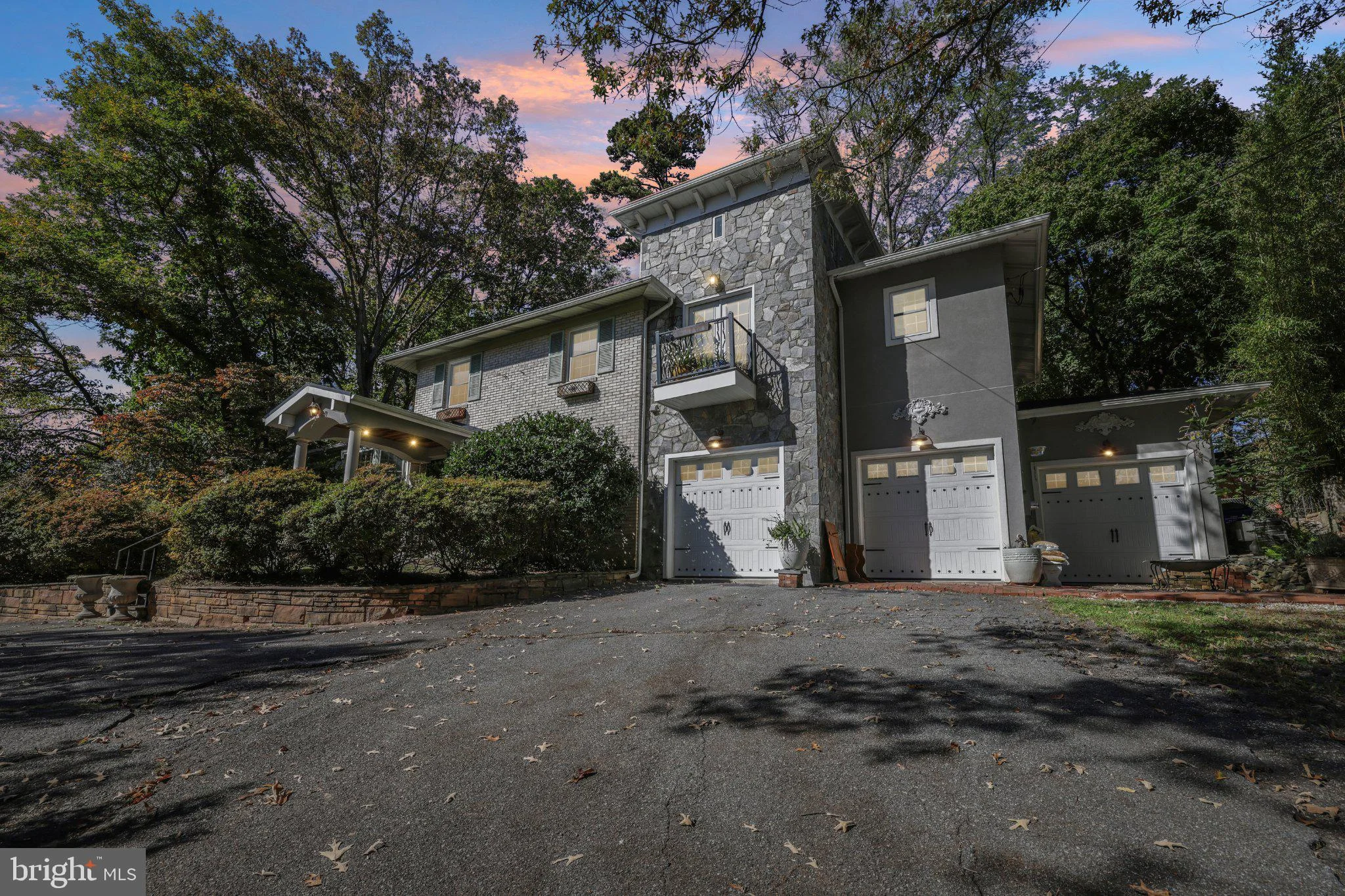 12515 White Drive