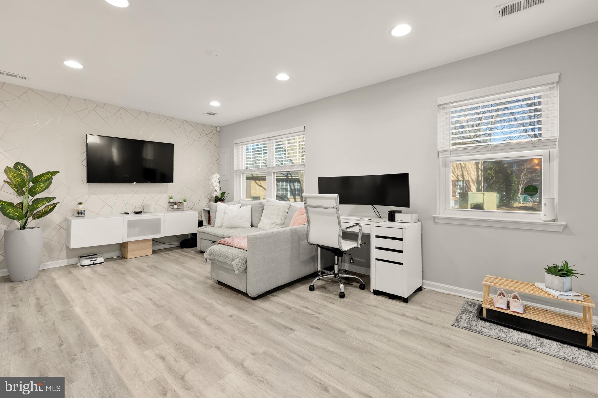 TERRACE TOWNE HOMES OF WOODLAWN - Residential