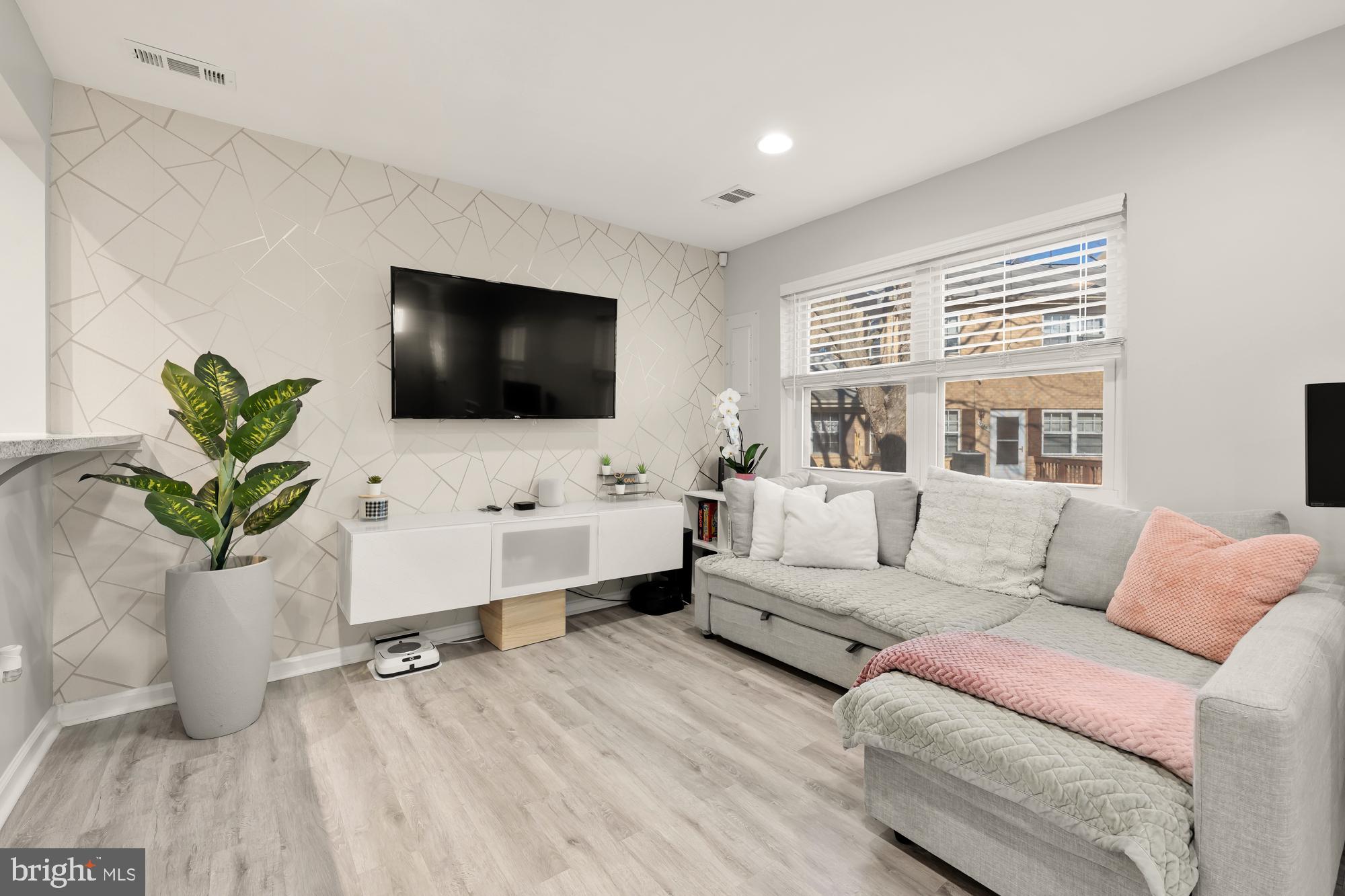 TERRACE TOWNE HOMES OF WOODLAWN - Residential