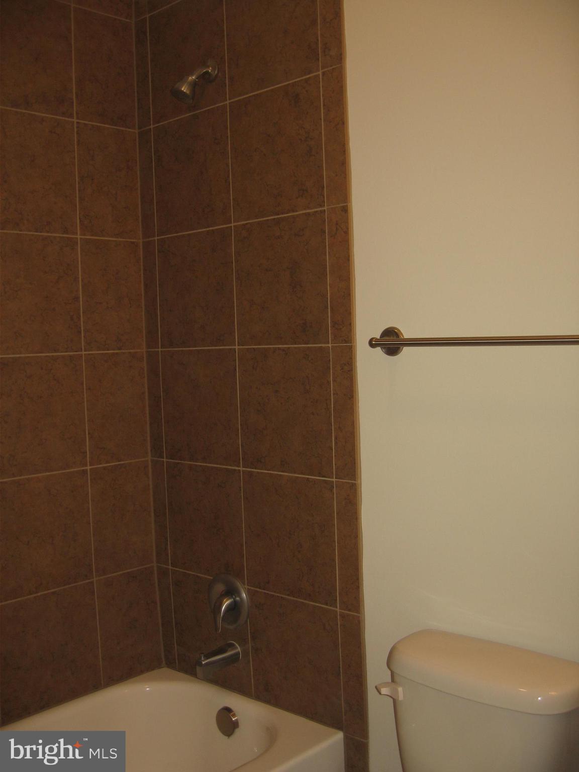 COLONIAL HILLS - Residential Lease