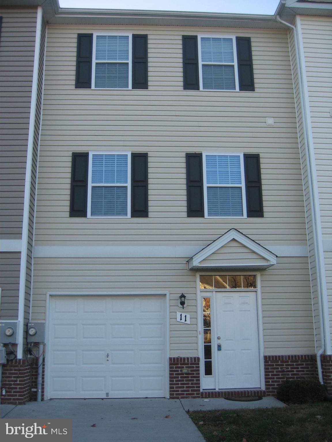 COLONIAL HILLS - Residential Lease